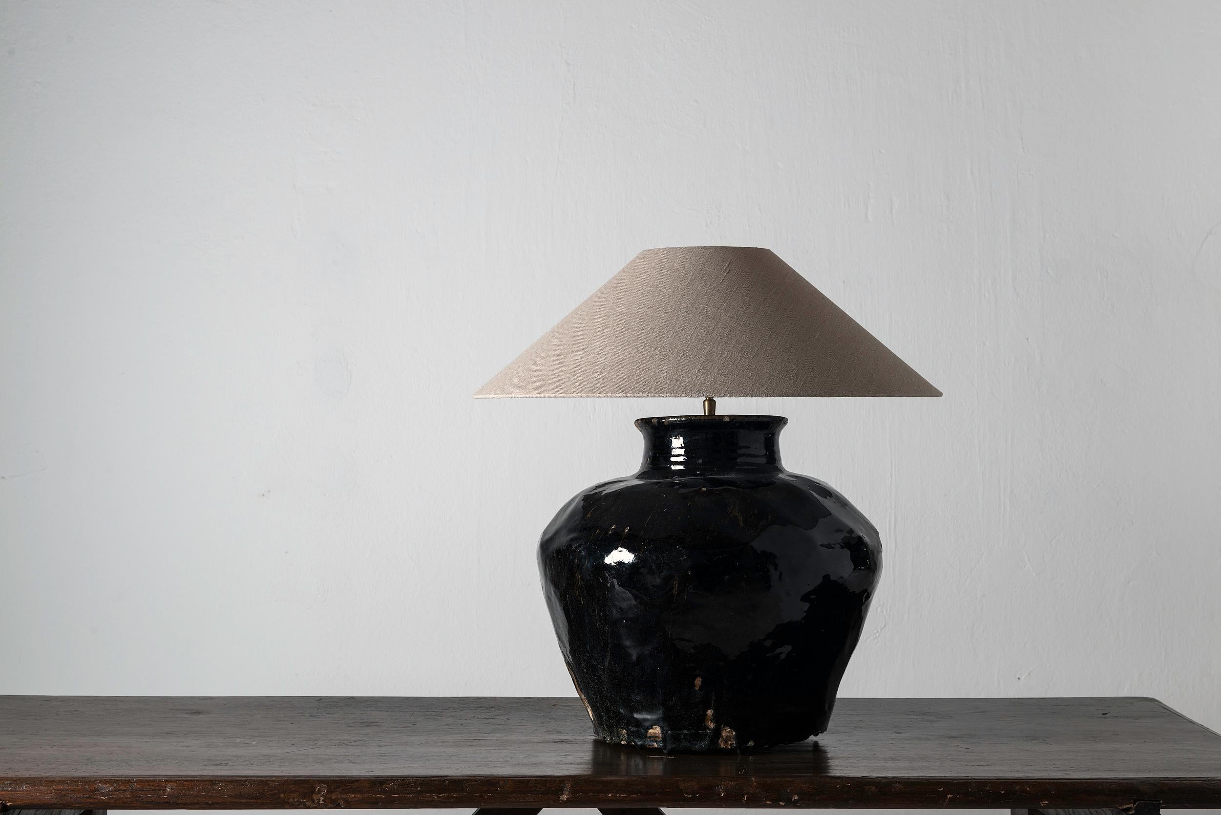 Antique Chinese Water Jar Mounted as Lamp In Good Condition In Jesteburg, DE