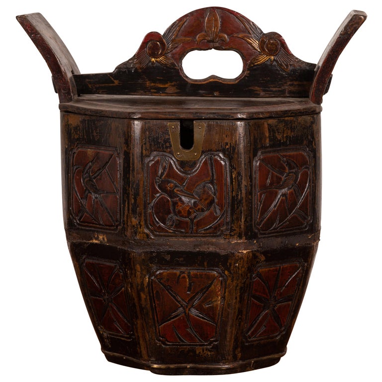 https://a.1stdibscdn.com/antique-chinese-wedding-box-with-carved-handle-animals-and-foliage-motifs-for-sale/1121189/f_155989621564728015469/15598962_master.jpg?width=768