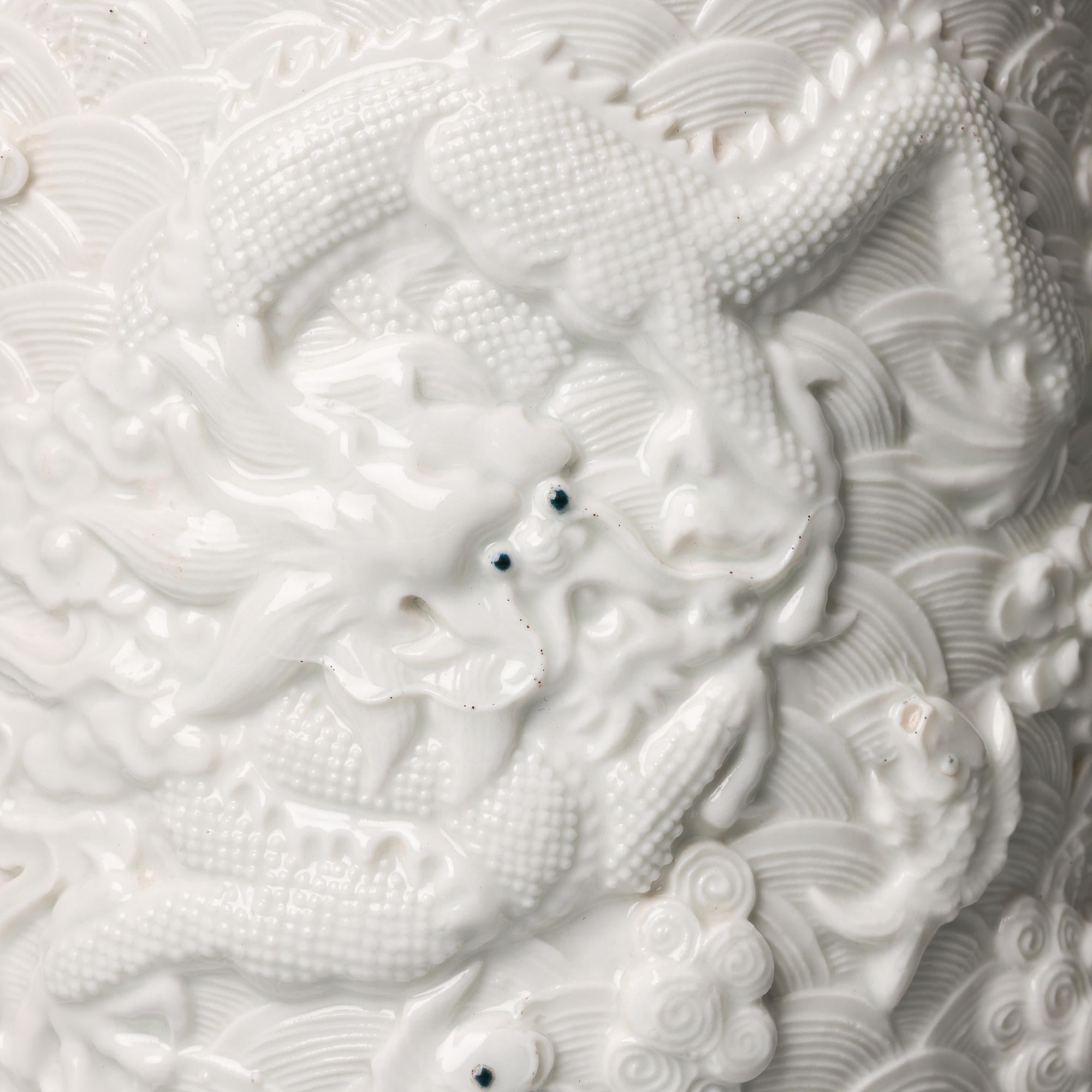 Exportation chinoise Ancien pot à pinceau chinois à glaçure blanche Wang Bin Rong en vente
