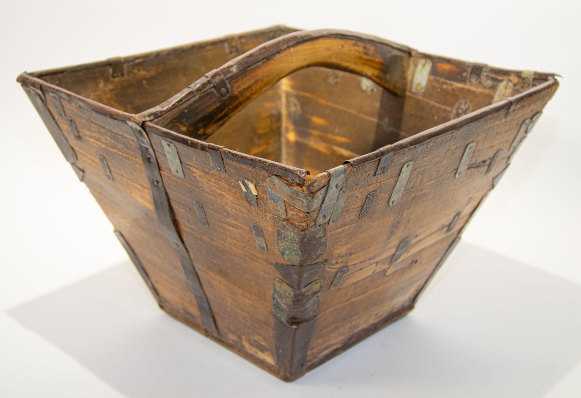 Antique Chinese Wood Basket For Sale 3