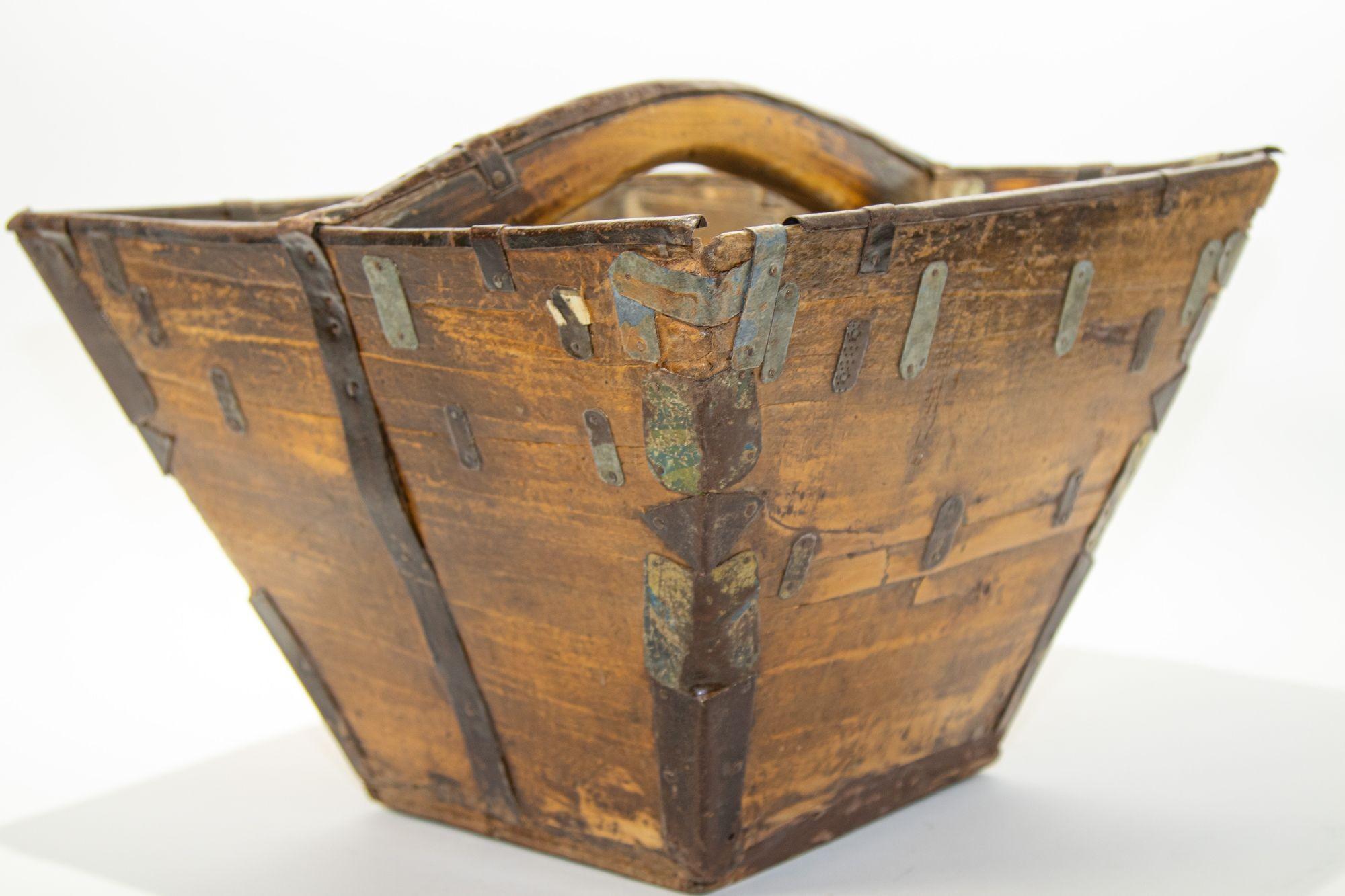 Antique Chinese Wood Basket For Sale 5