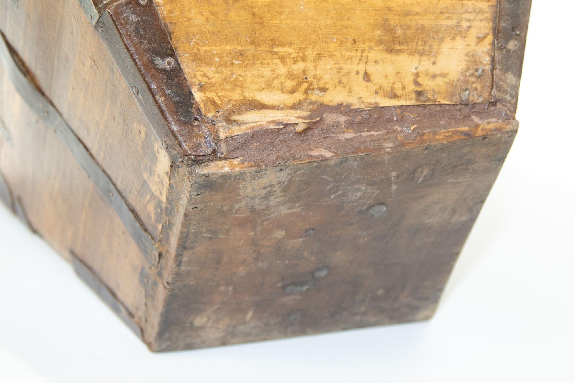 Antico cesto cinese in Wood in vendita 10