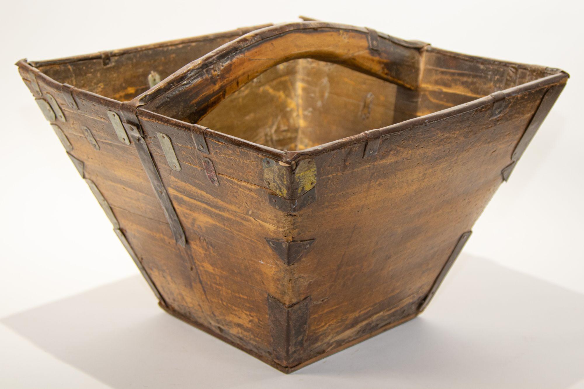 Arts and Crafts Antique Chinese Wood Basket For Sale