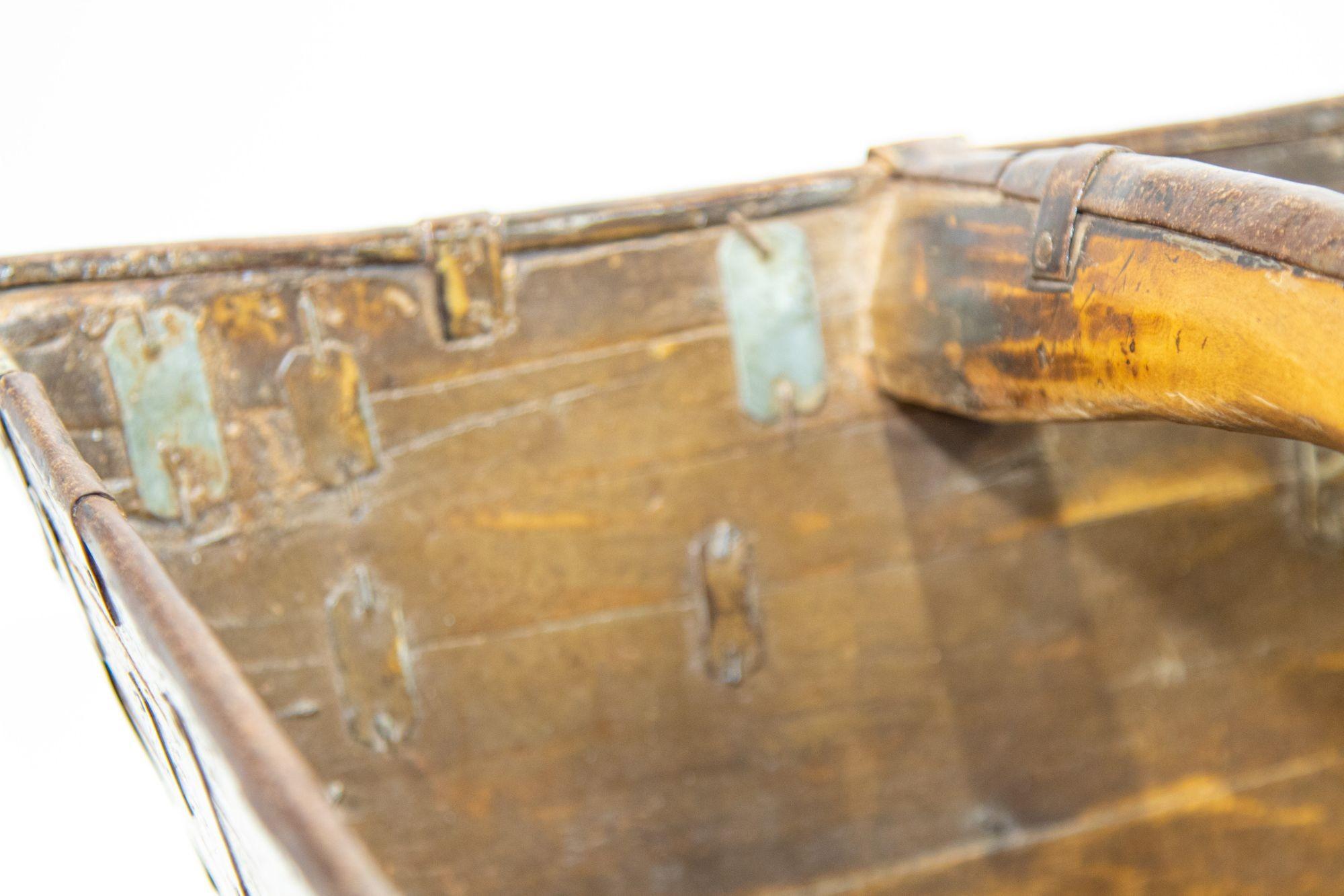 Legno Antico cesto cinese in Wood in vendita