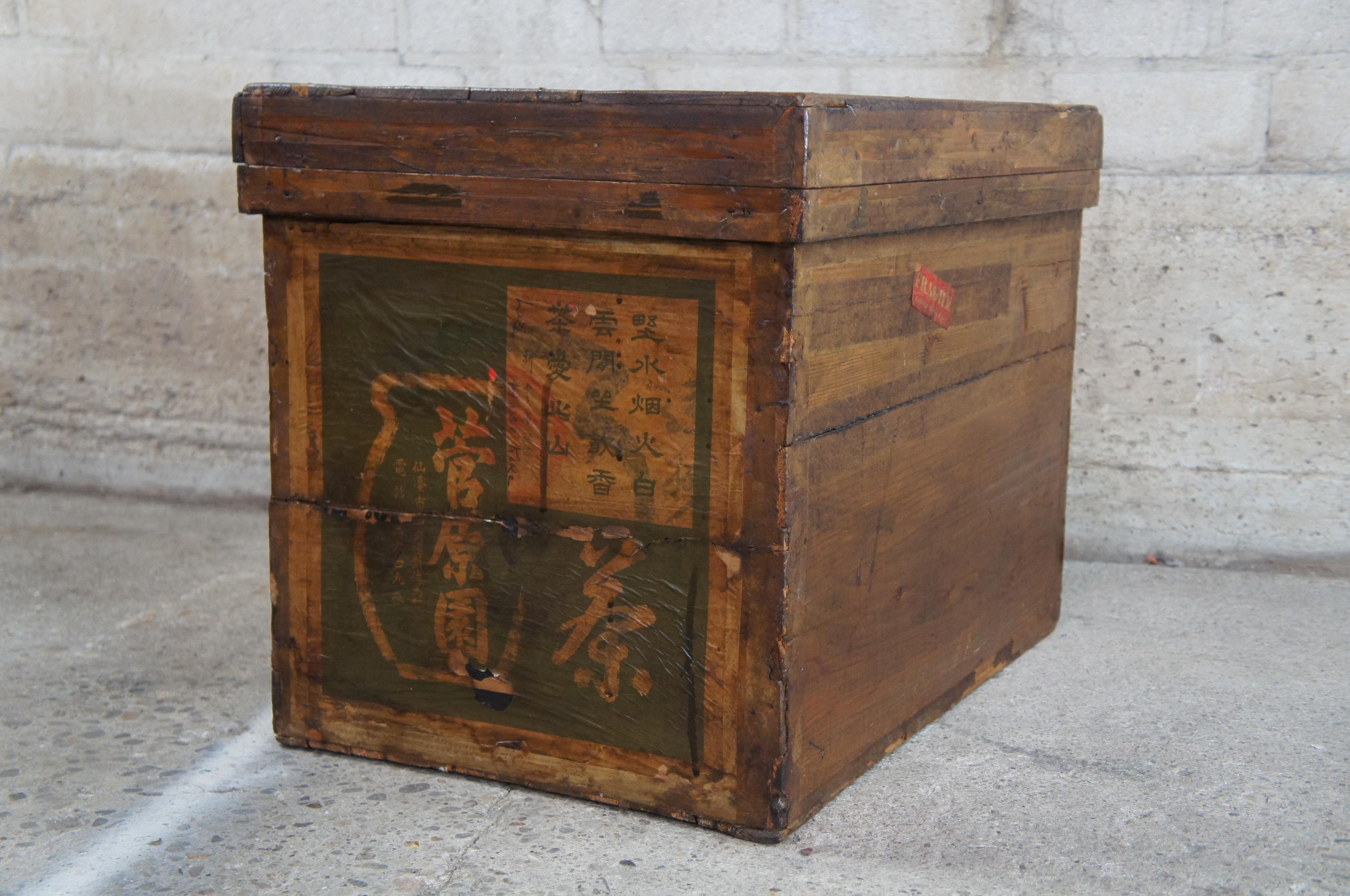 20th Century Antique Chinese Wooden Tea Shipping Box Crate Tin Lining Coffee End Table