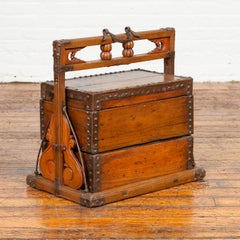 Antique boîte à trésors en bois à étages pour mariage chinois avec têtes de clous