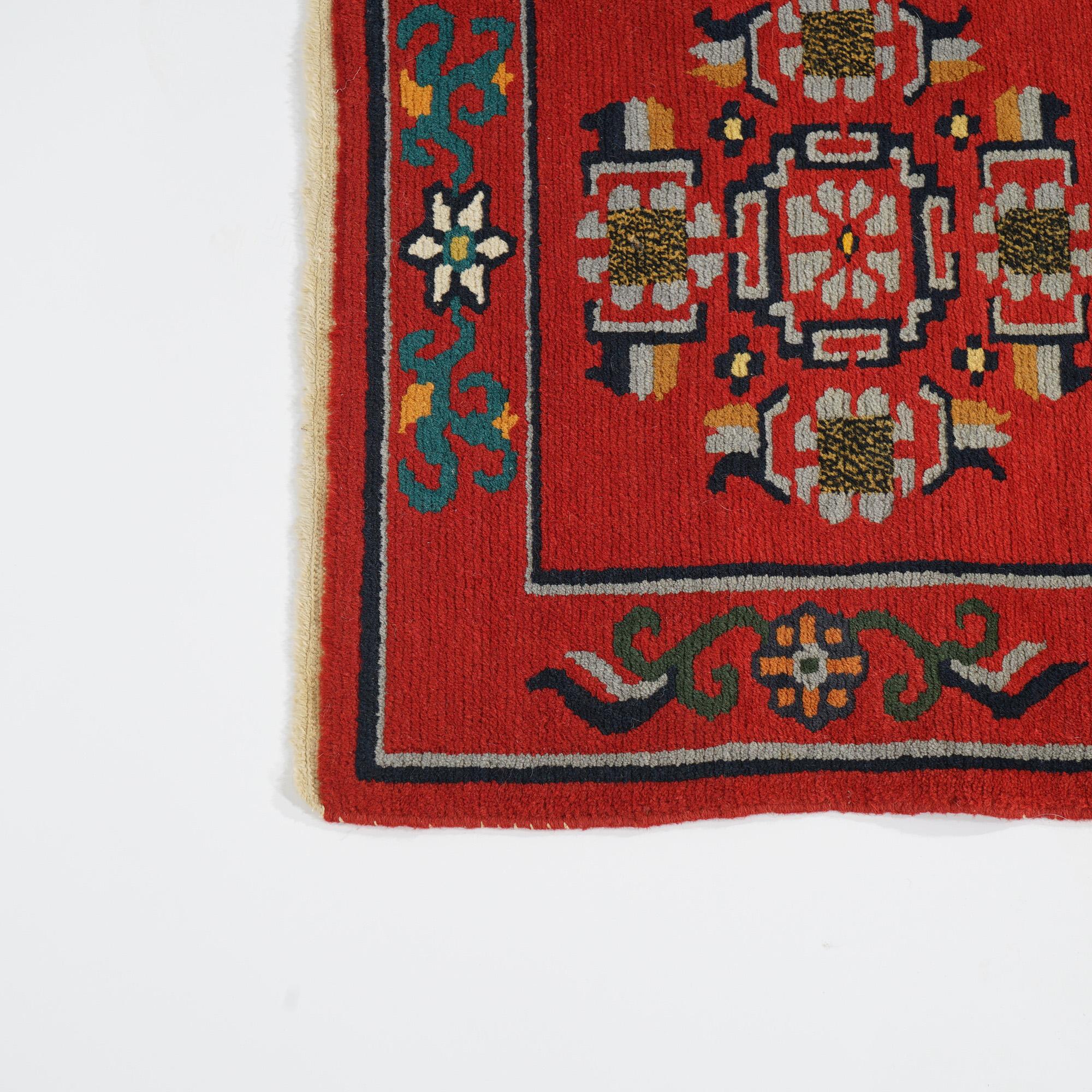 Antique Chinese Wool Rug with Stylized Foliate Design, 20th Century 1