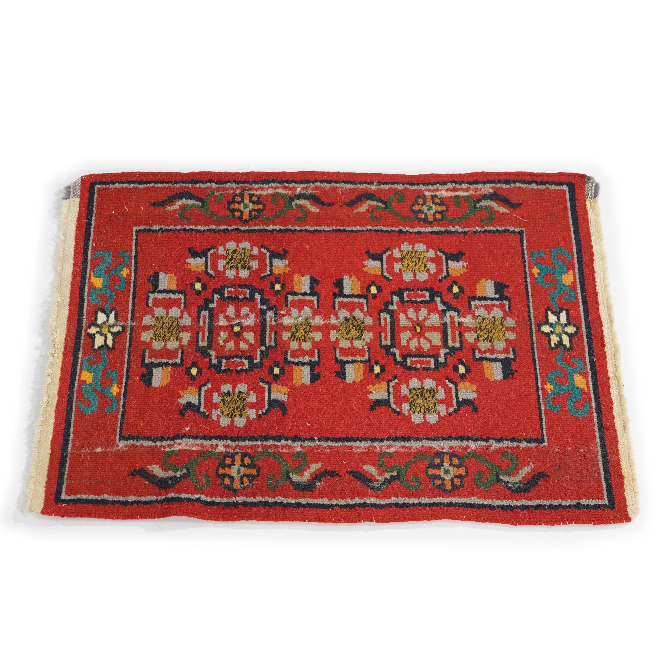 Antique Chinese Wool Rug with Stylized Foliate Design, 20th Century 5