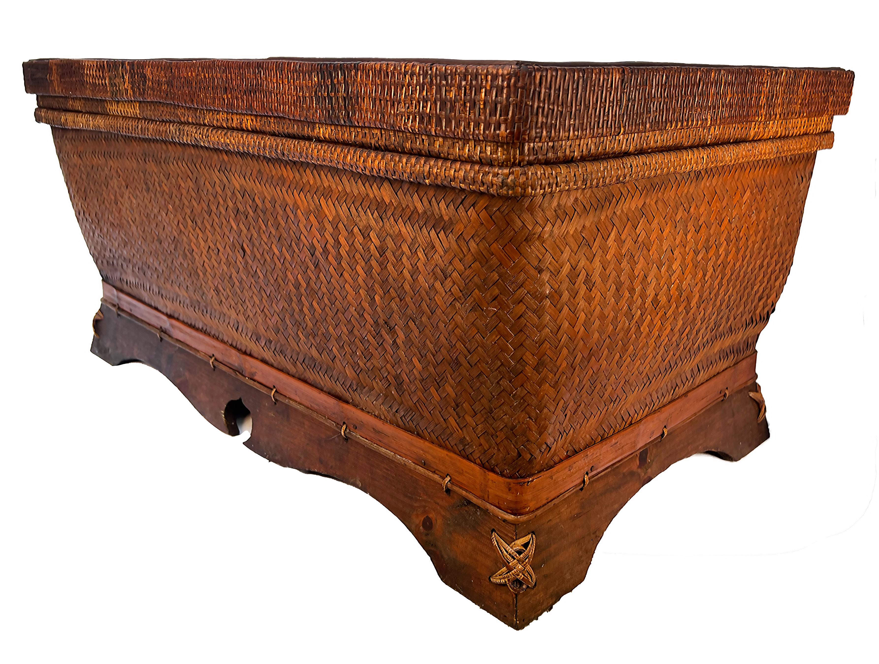 Hand-Woven Antique Chinese Woven Rattan Chest Trunk or Coffee Table  For Sale