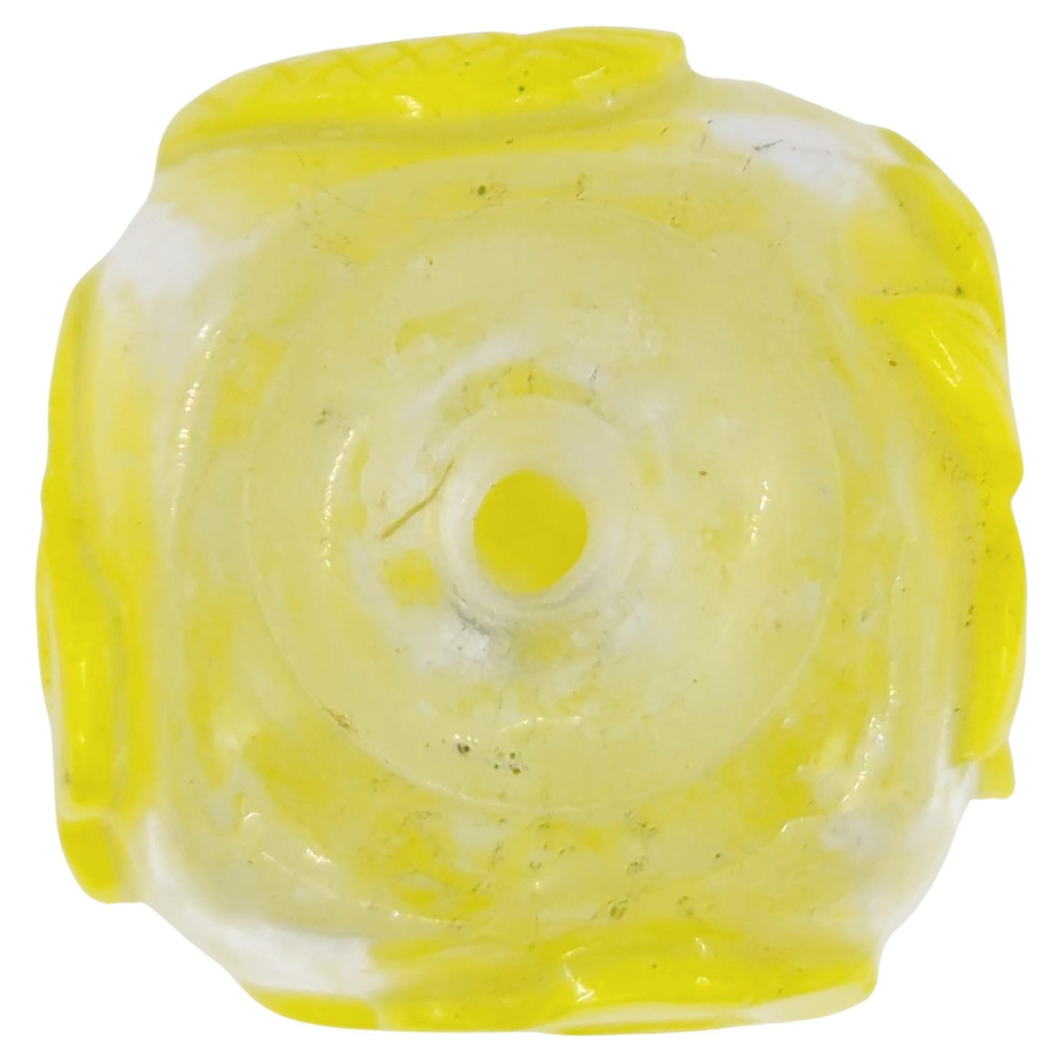 Anciennes fleurs de bouteilles de parfum chinoises en verre jaune recouvertes de verre jaune, fin 20e siècle en vente 6