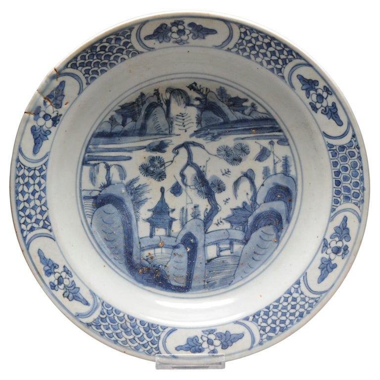 Antique Chinese Zhangzhou Swatow Landscape Charger, China, Ming Dynasty For Sale