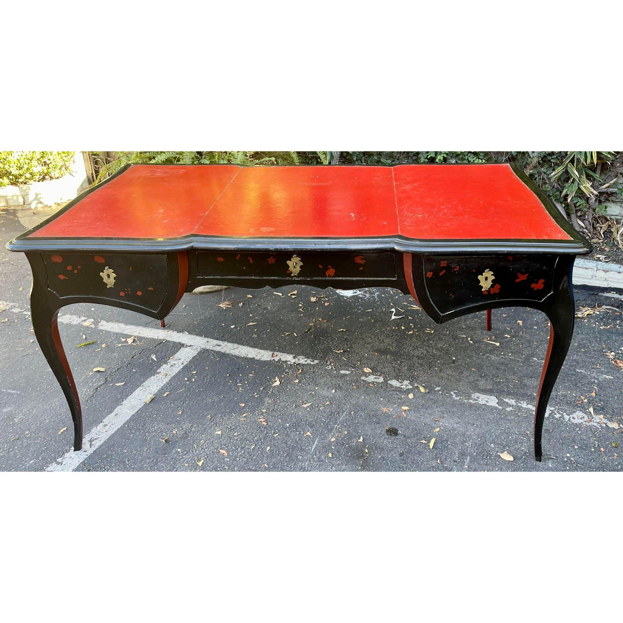 Antique Chinoiserie Black Lacquer Red Leather Bureau Plat Writing Table Desk In Good Condition For Sale In LOS ANGELES, CA