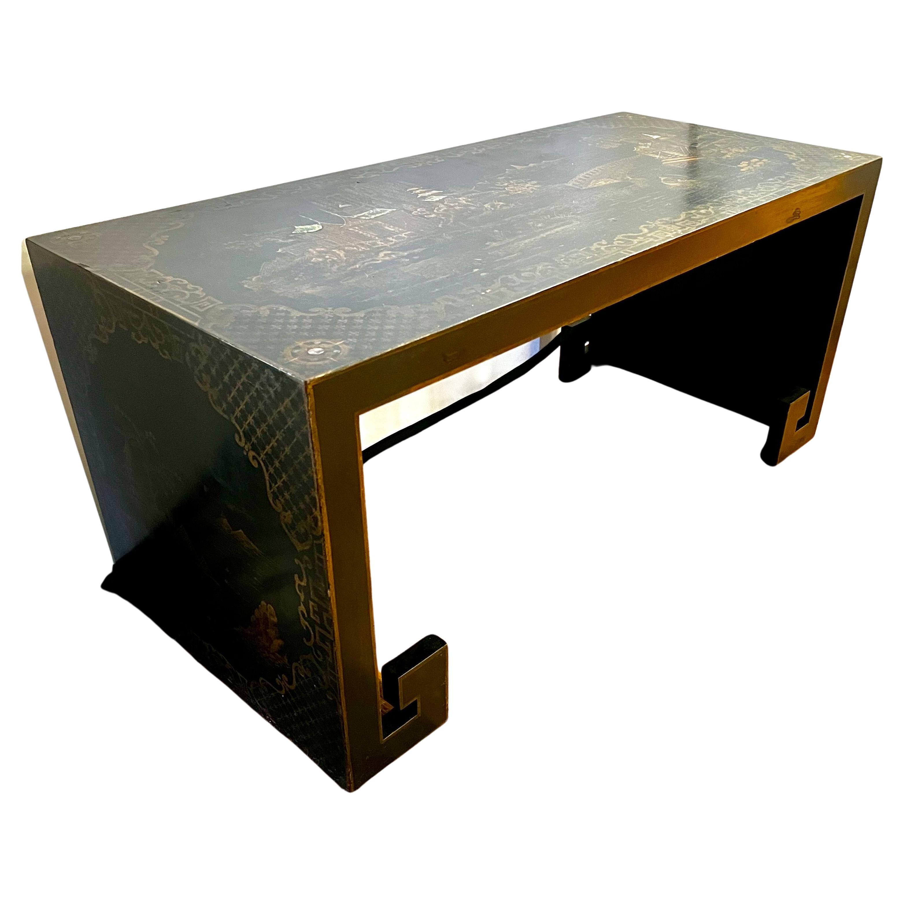 Antiker, schwarz lackierter und goldfarbener, handbemalter Chinoiserie-Couchtisch