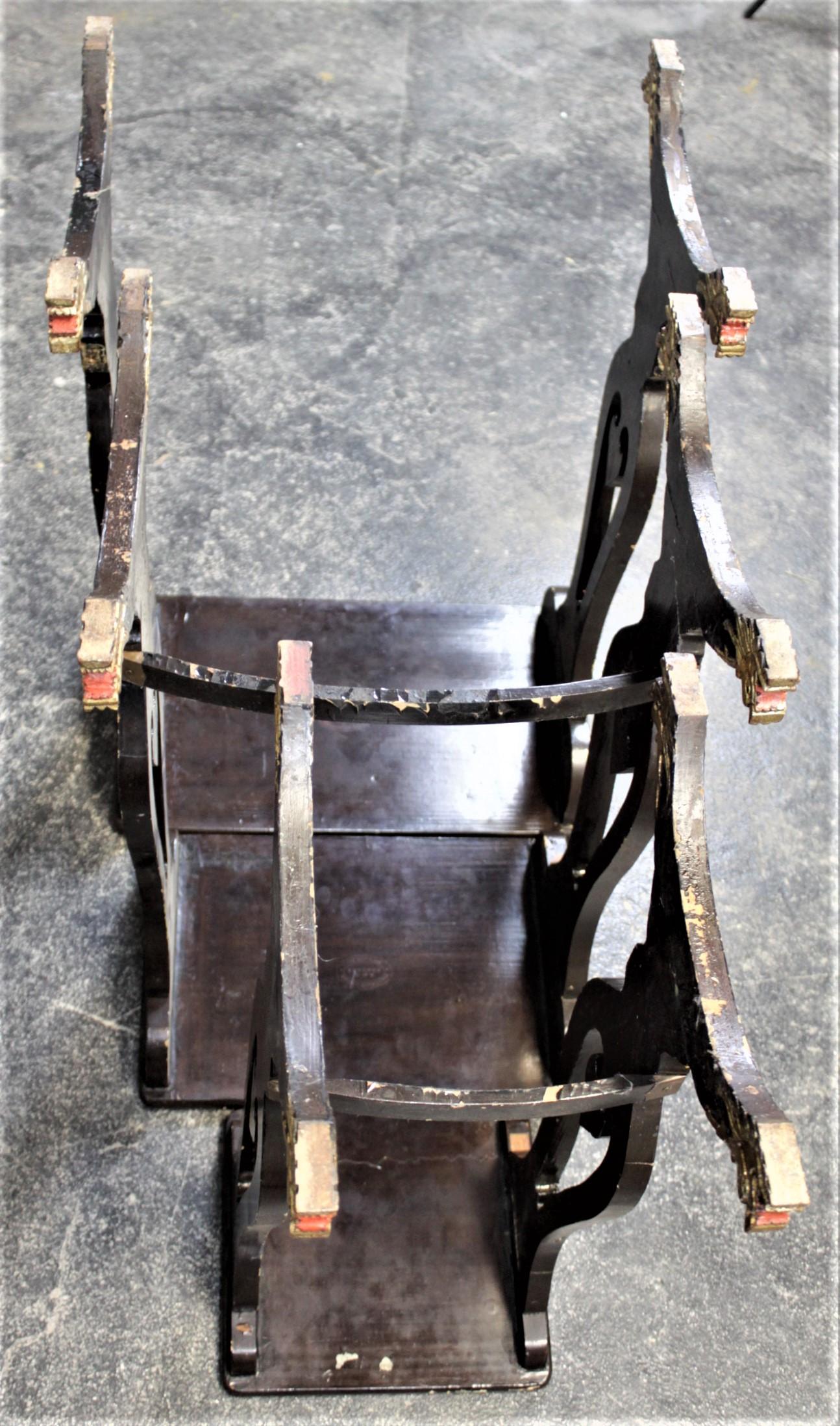 Antikes schwarz lackiertes Chinoiserie-Nesting-Tisch-Set mit geschnitzten Drachenfüßen im Angebot 7