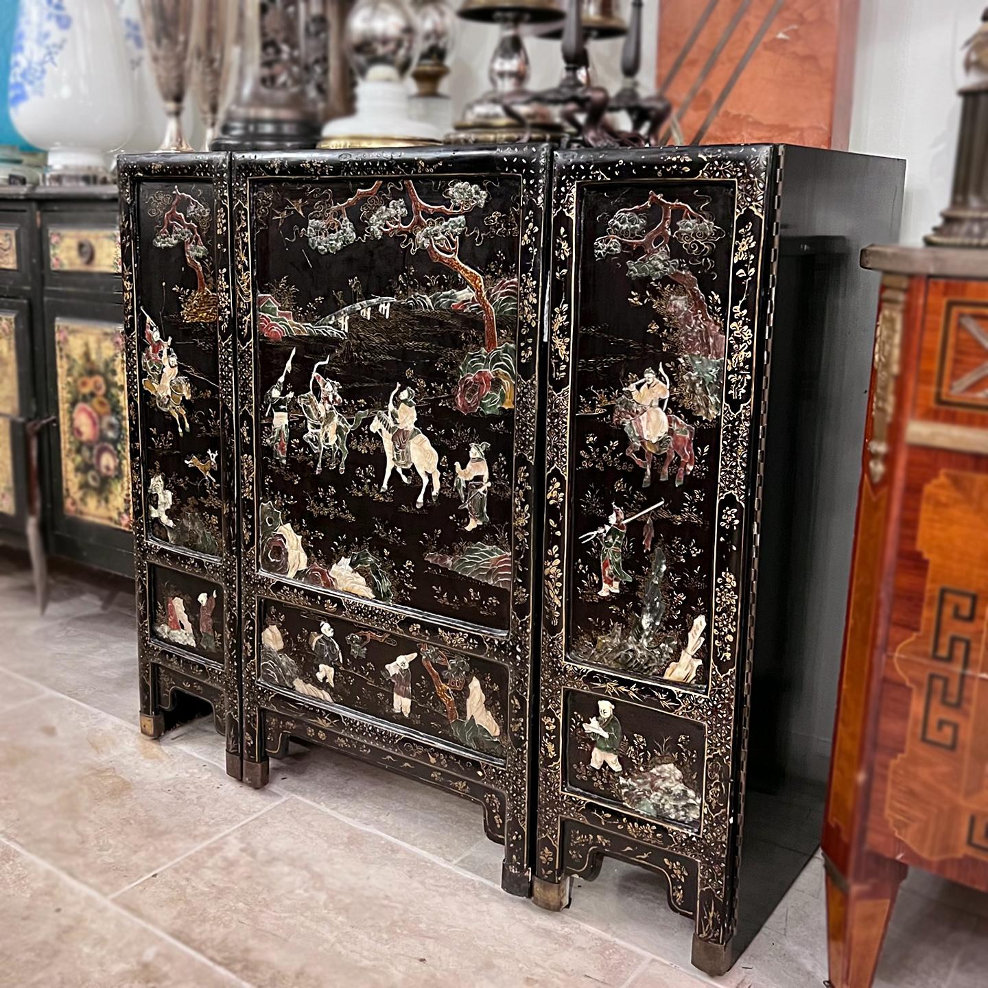 Antique Chinoiserie Cabinet For Sale 2