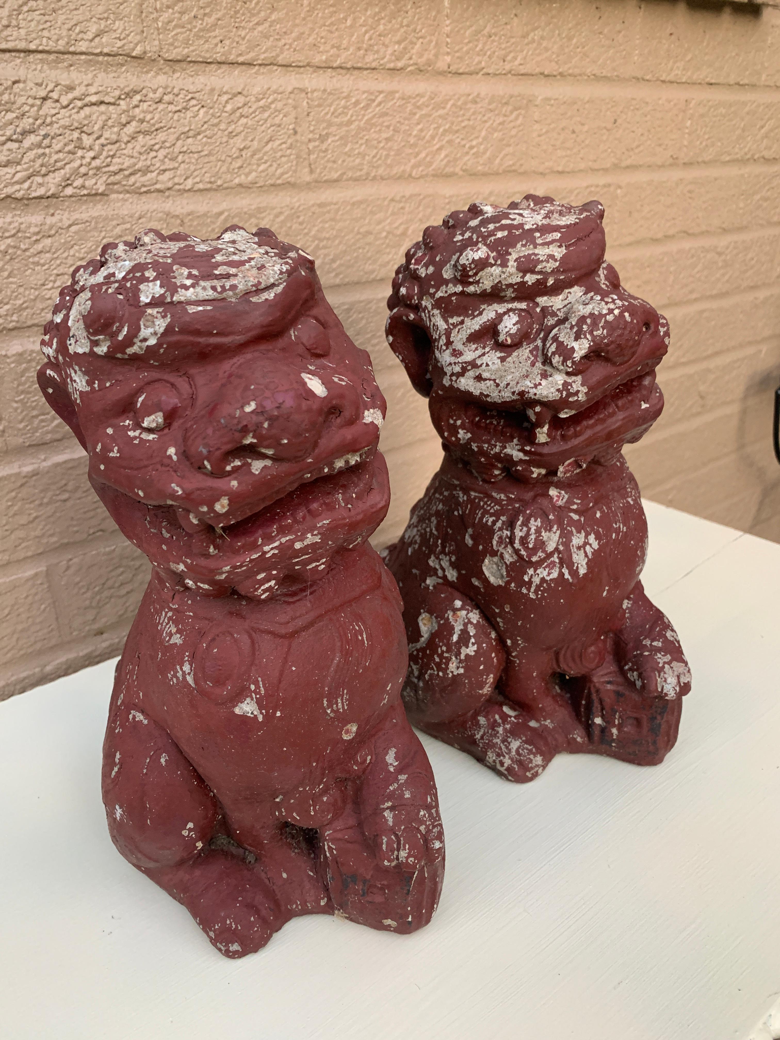 Antike Chinoiserie-Garten- Foo-Hundestatuen aus Steinguss, Paar im Zustand „Gut“ im Angebot in Elkhart, IN