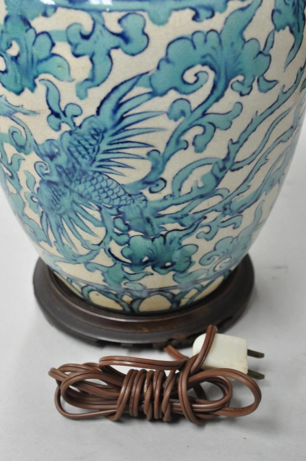 Antique Chinoiserie Chinese Porcelain Blue Ginger Jar Oriental Table Lamp in vendita 3