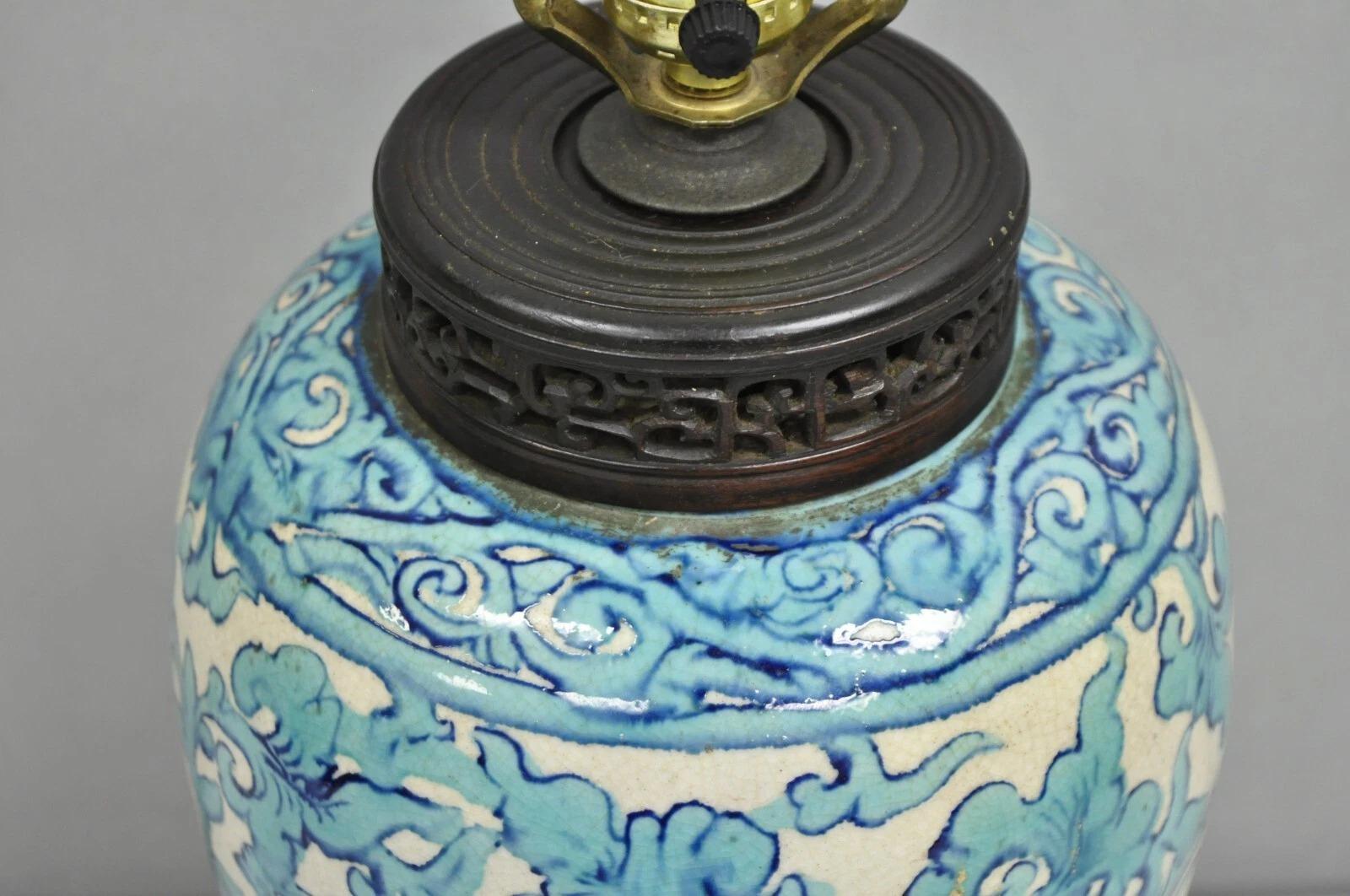 Porcellana Antique Chinoiserie Chinese Porcelain Blue Ginger Jar Oriental Table Lamp in vendita
