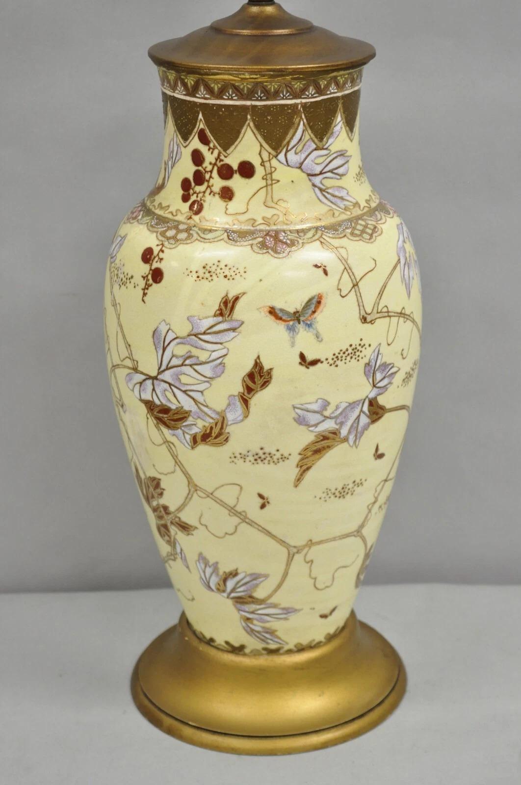Antiguo jarrón de porcelana amarilla china Chinoiserie Gran florero Lámpara de mesa Desconocido en venta
