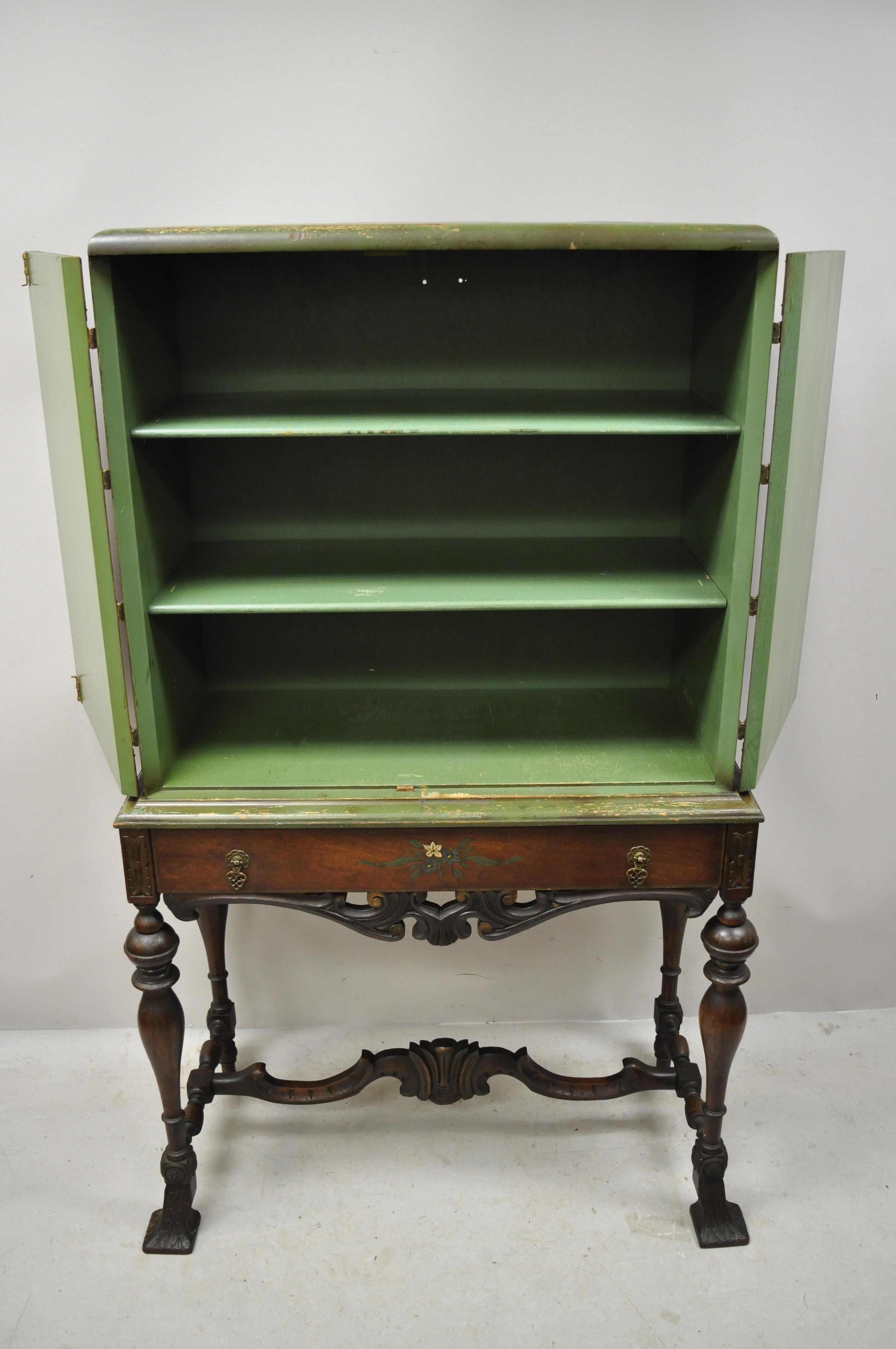 Antique Chinoiserie English Georgian Green Figural Orientalist Painted Cabinet In Good Condition In Philadelphia, PA