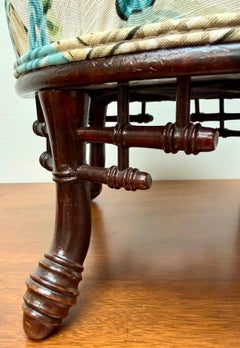 Poggiapiedi antico in stile chinoiserie con finitura finto bambù, mogano, CIRCA 1890