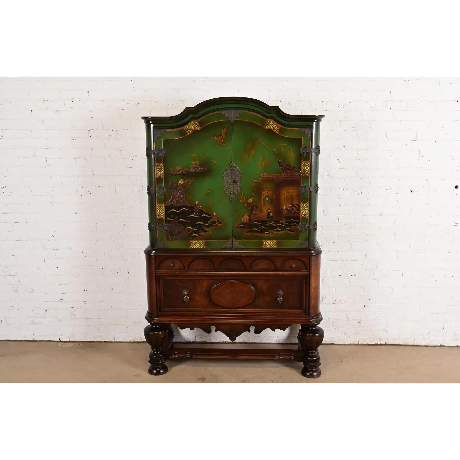Antikes jakobinisches Bücherregal, grün lackiert, handbemalt, Chinoiserie (amerikanisch) im Angebot