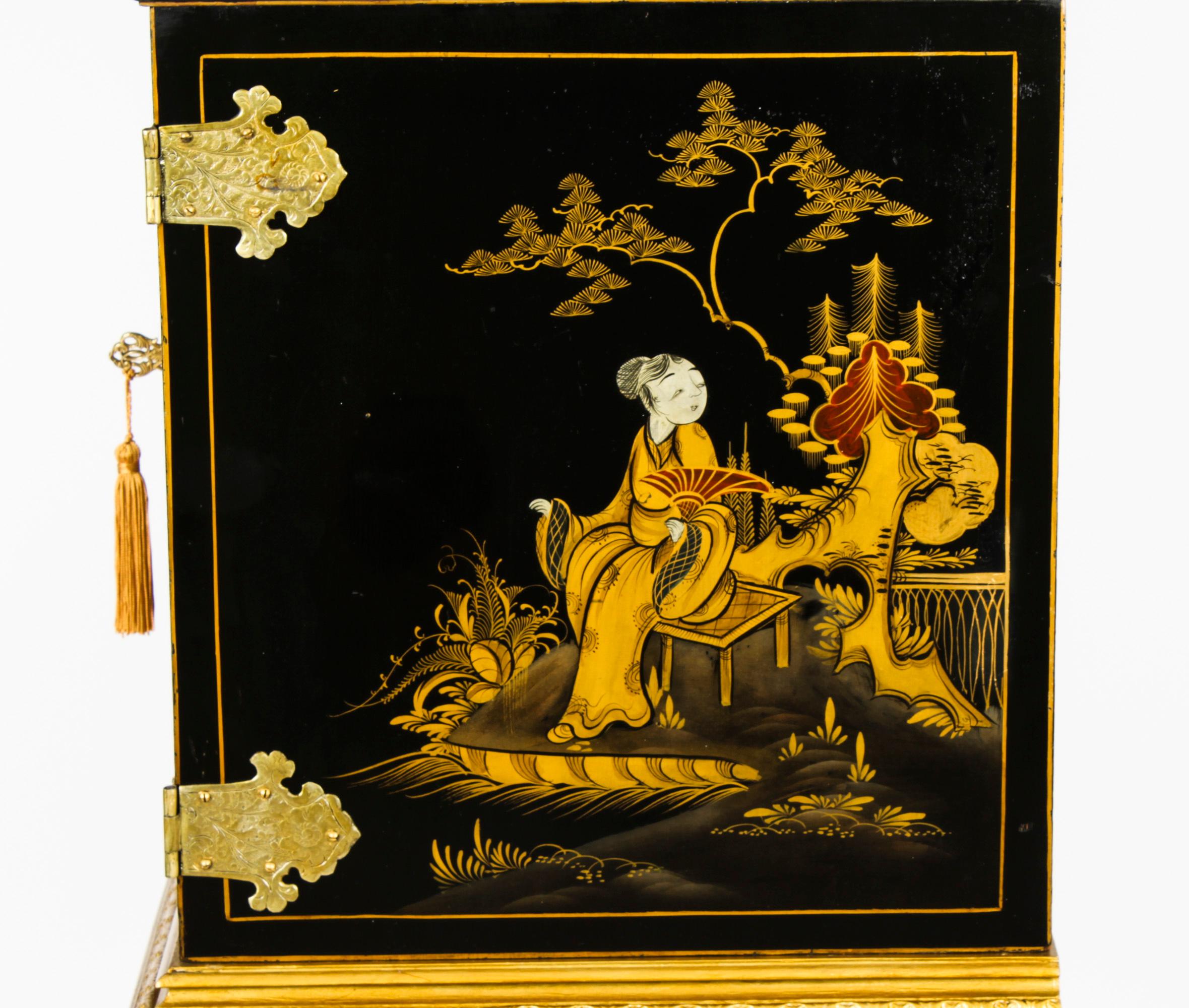 Antiker Chinoiserie-Lackschrank auf vergoldetem Holzständer, frühes 20. Jahrhundert 7
