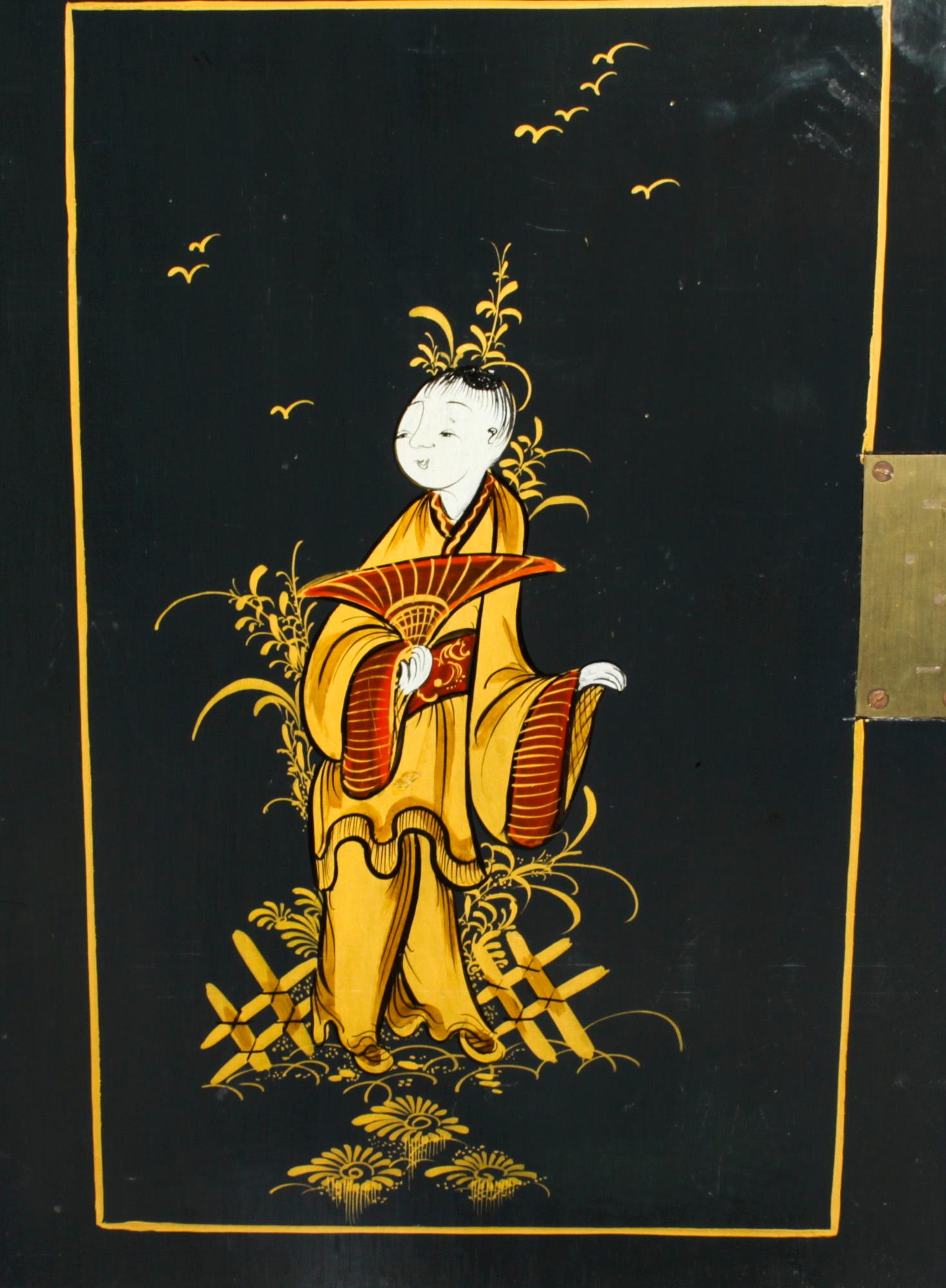 Antiker Chinoiserie-Lackschrank auf vergoldetem Holzständer, frühes 20. Jahrhundert 12