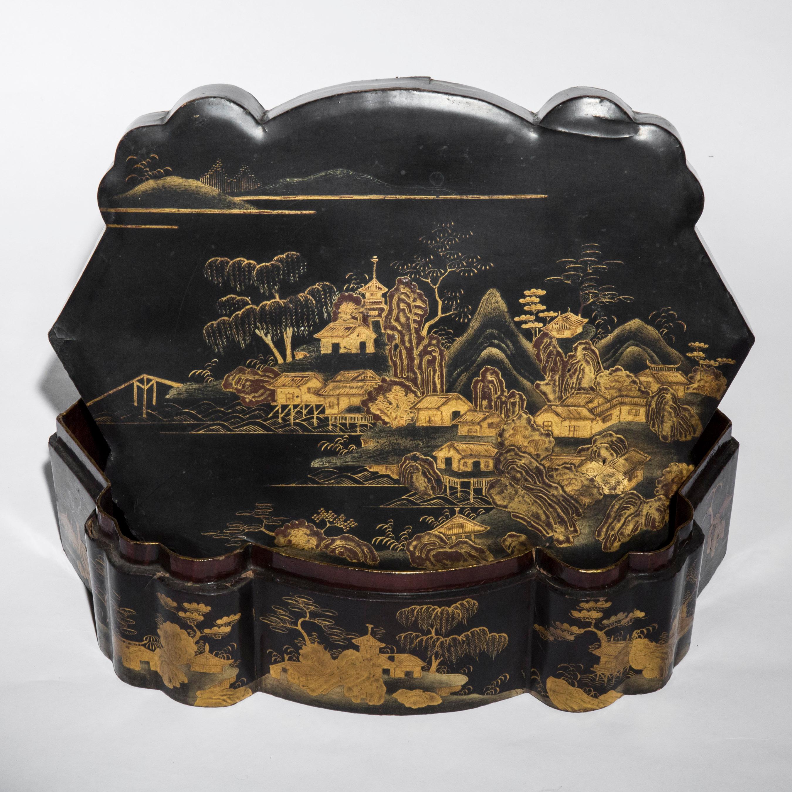 Antique Chinoiserie Lacquer Jewelry Box on Tray, 19th Century 5
