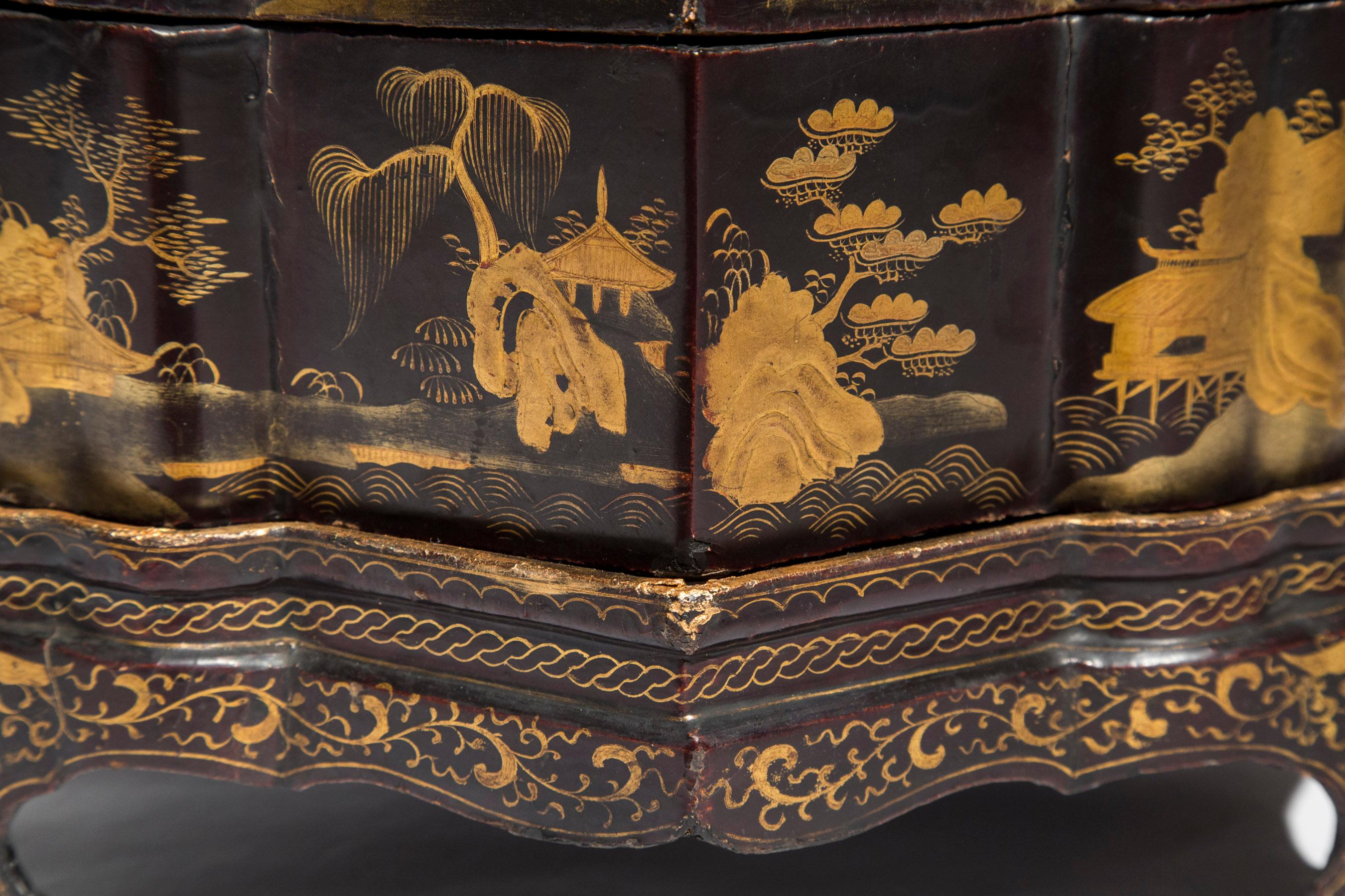 Gilt Antique Chinoiserie Lacquer Jewelry Box on Tray, 19th Century
