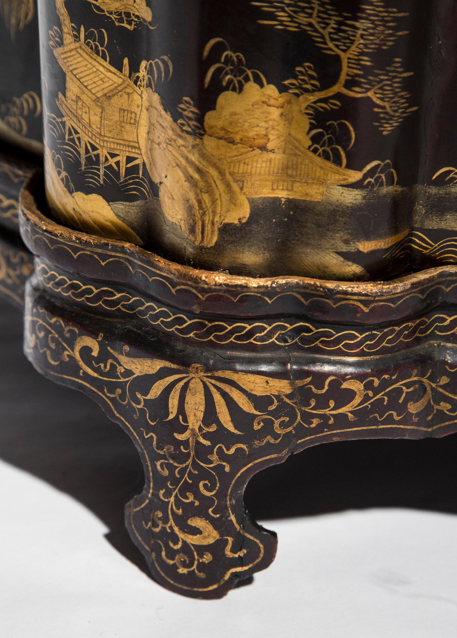 Antique Chinoiserie Lacquer Jewelry Box on Tray, 19th Century In Distressed Condition In London, GB