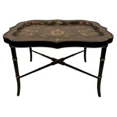 Antico vassoio in lacca Chinoiserie su supporto su misura, anni 1880-1890 circa.