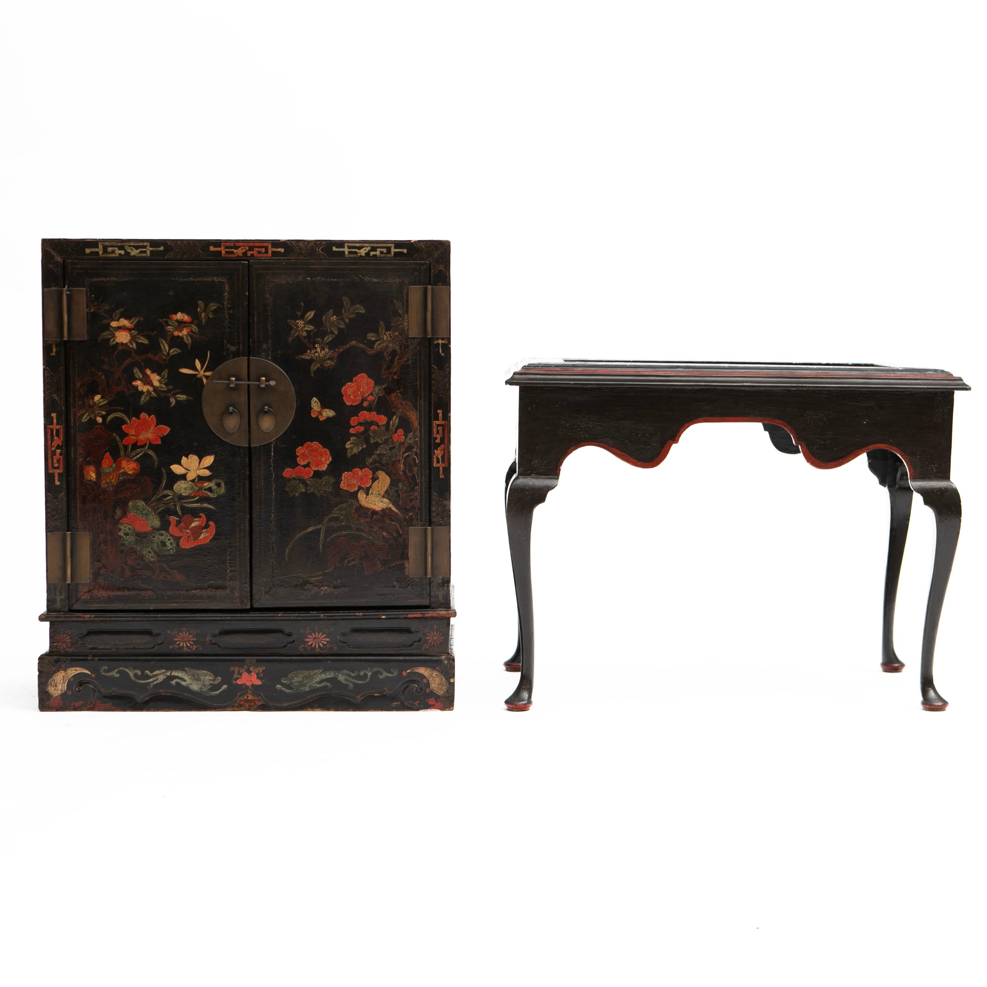 Antique  Chinoiserie Lacquered Cabinet on Stand For Sale 2