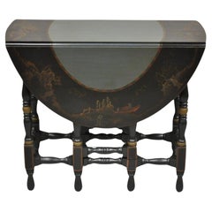 Ancienne table d'appoint ovale laquée, à pieds de porte chinois et à feuilles tombantes