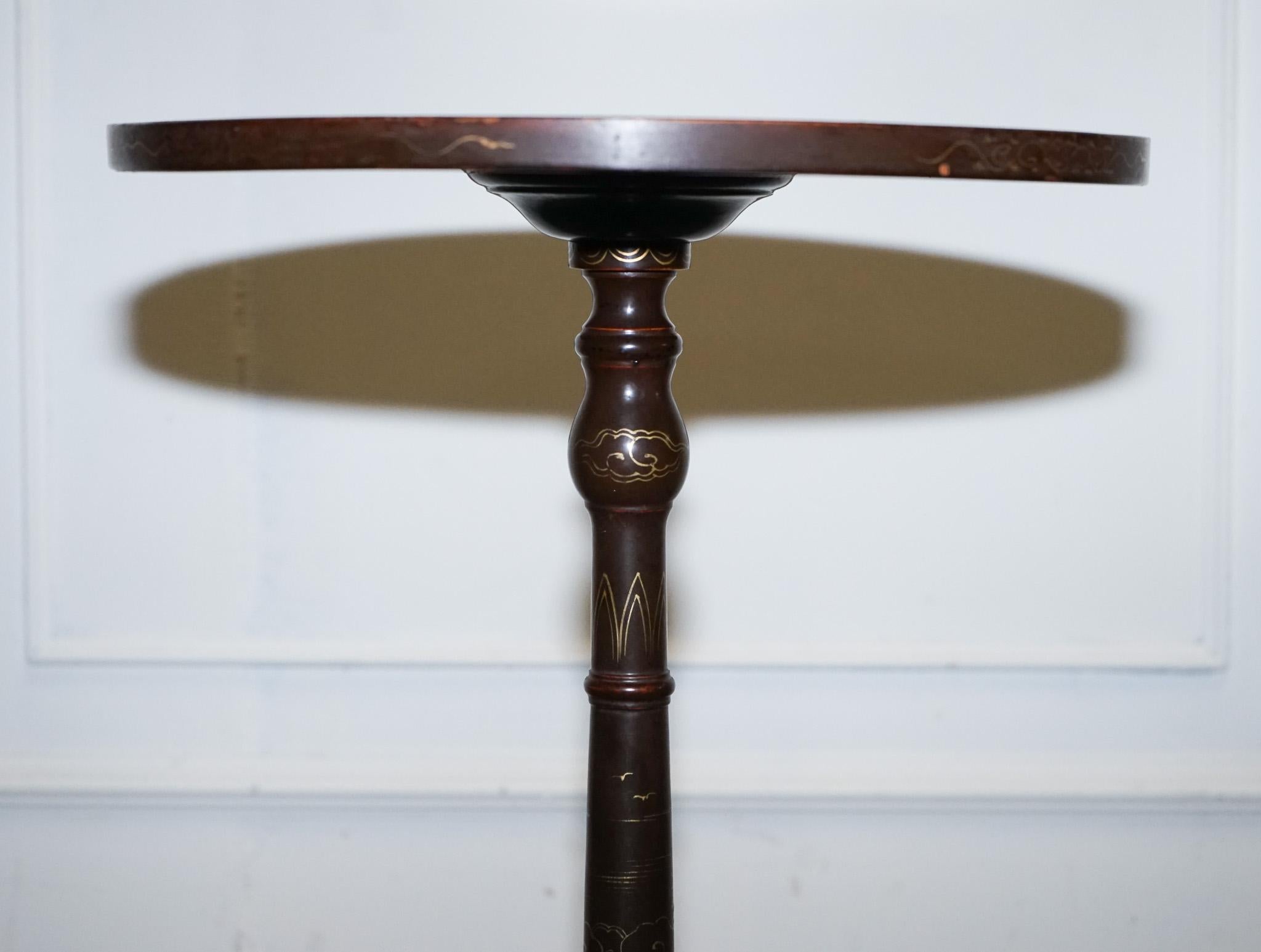 ANTIQUE CHINOISERIE LACQUERED HAND PAINTED SIDE END WiNE LAMP TABLE im Zustand „Gut“ im Angebot in Pulborough, GB
