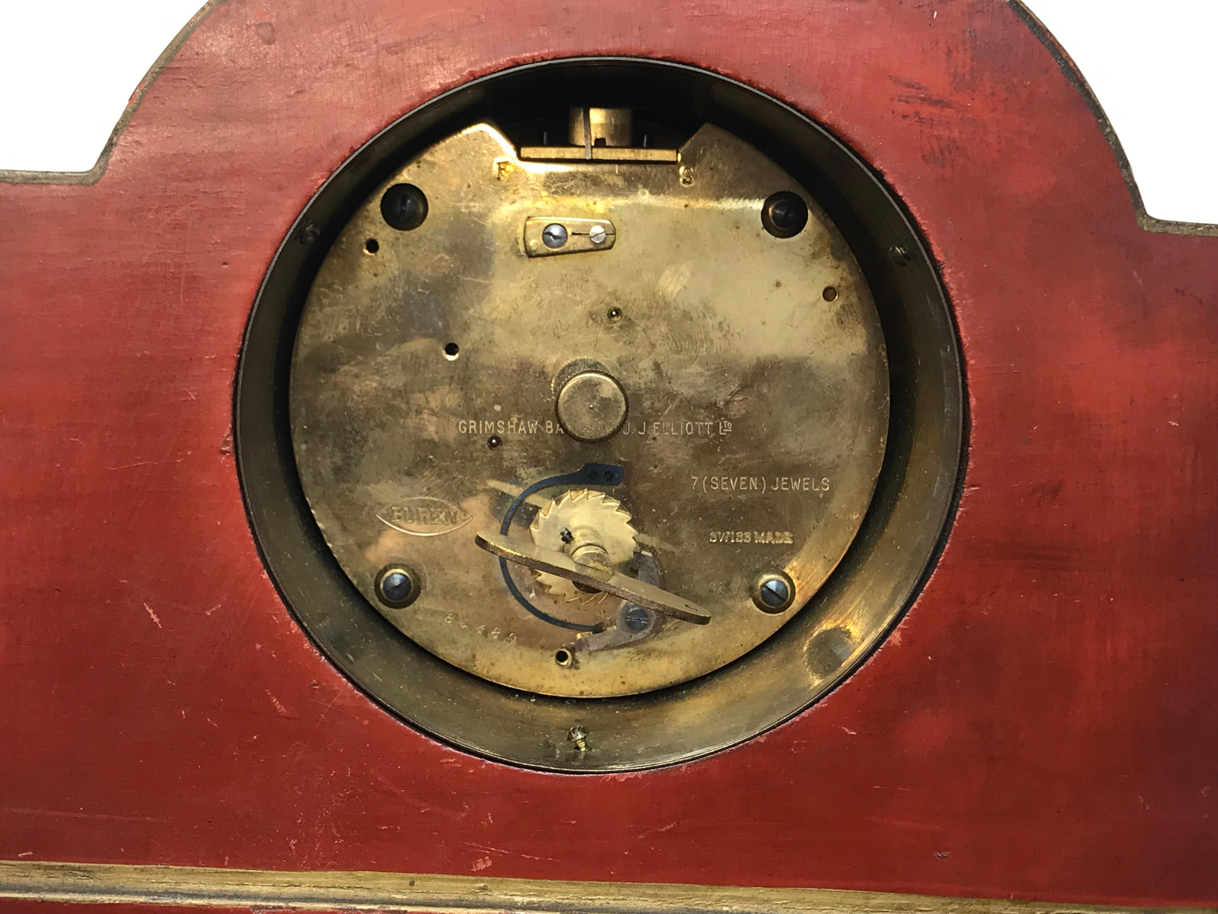 Femenino o masculino Antiguo Reloj de Manto Chinoiserie Lacado Rojo Movimiento Buren en venta