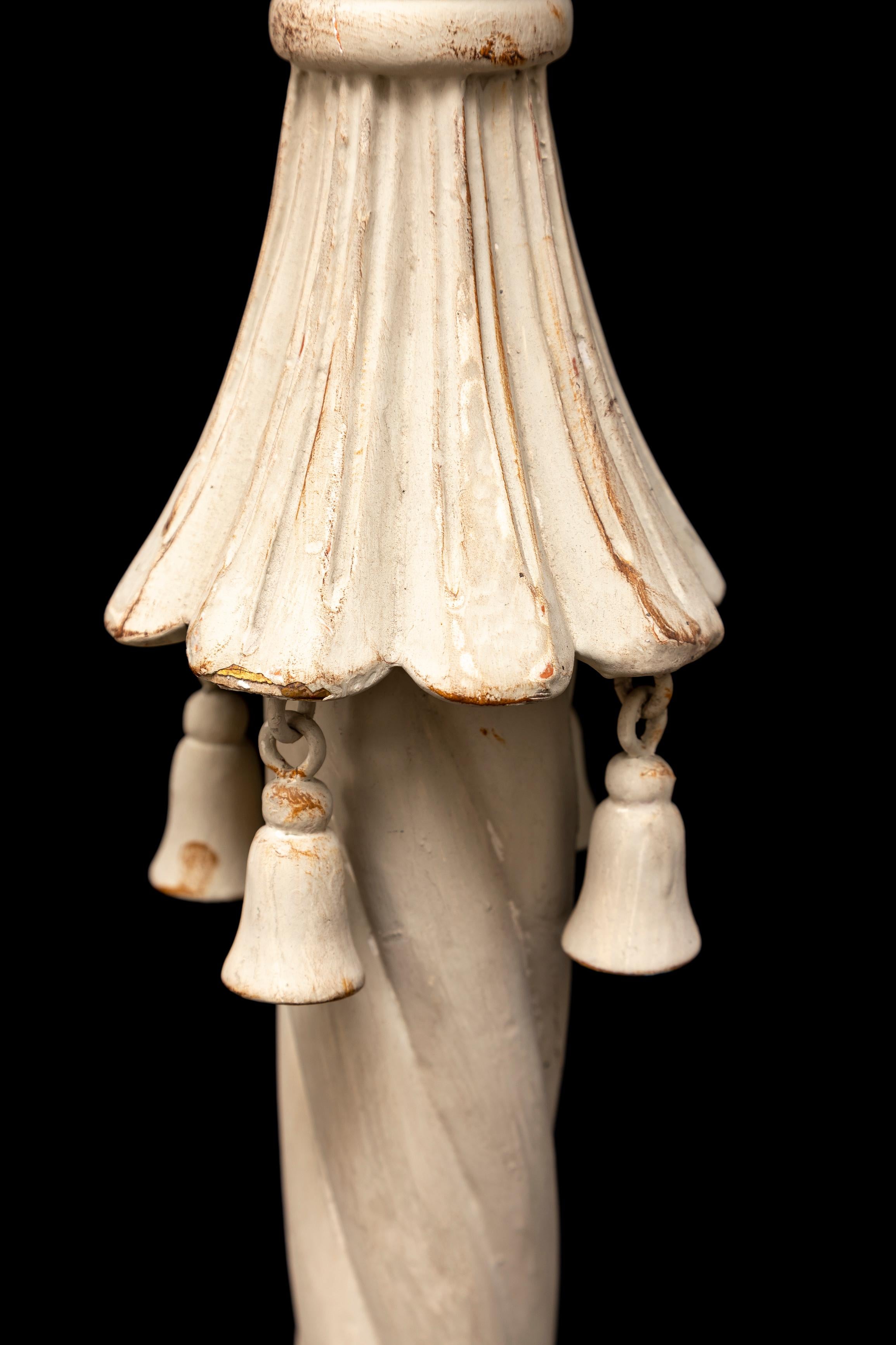 Ancienne table console peinte en blanc de style Chinoiserie avec pagodes, Brighton Pavilion en vente 6