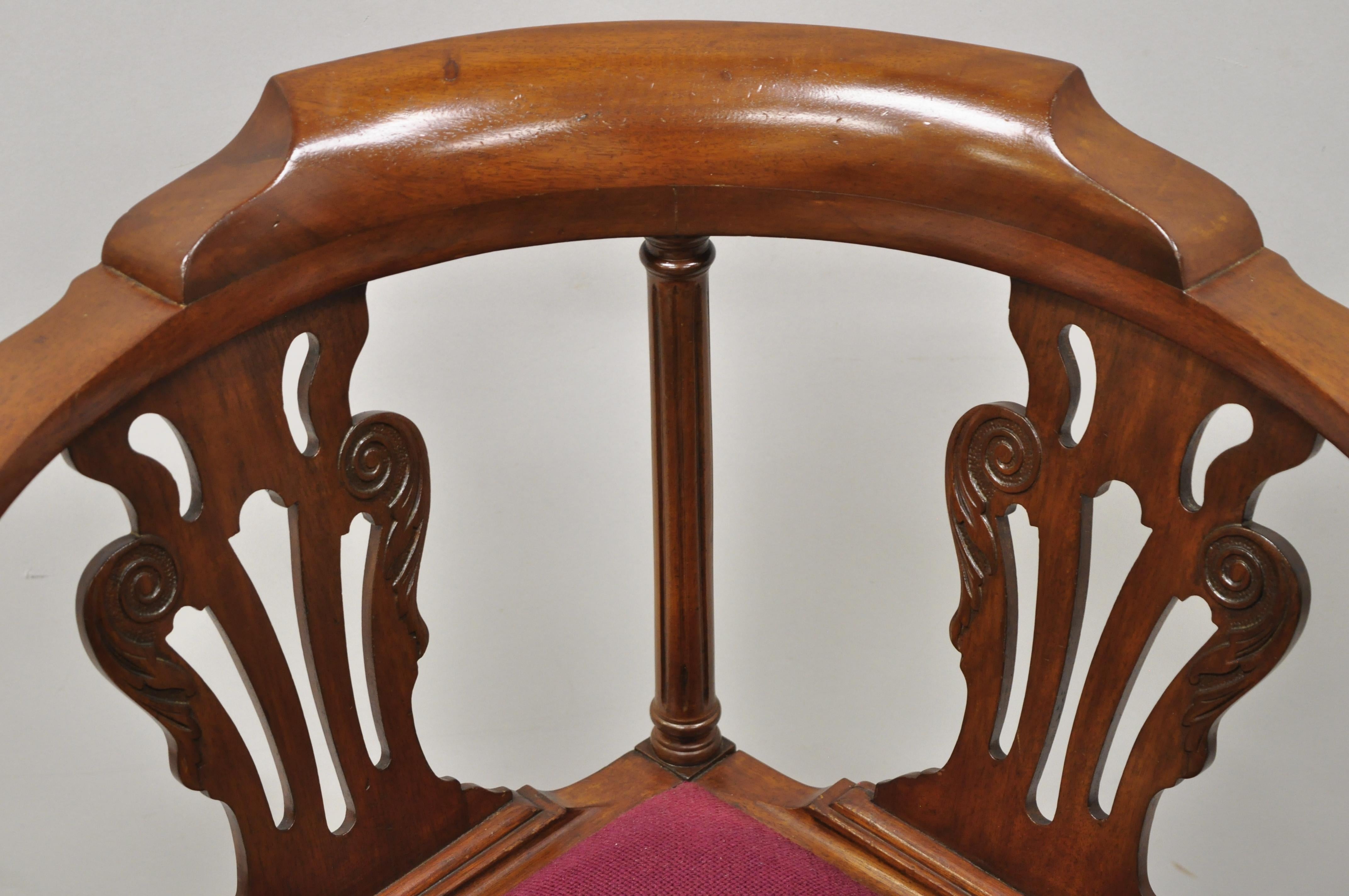 Antique Chippendale Georgian Carved Ball Claw Mahogany Needlepoint Corner Chair In Good Condition In Philadelphia, PA