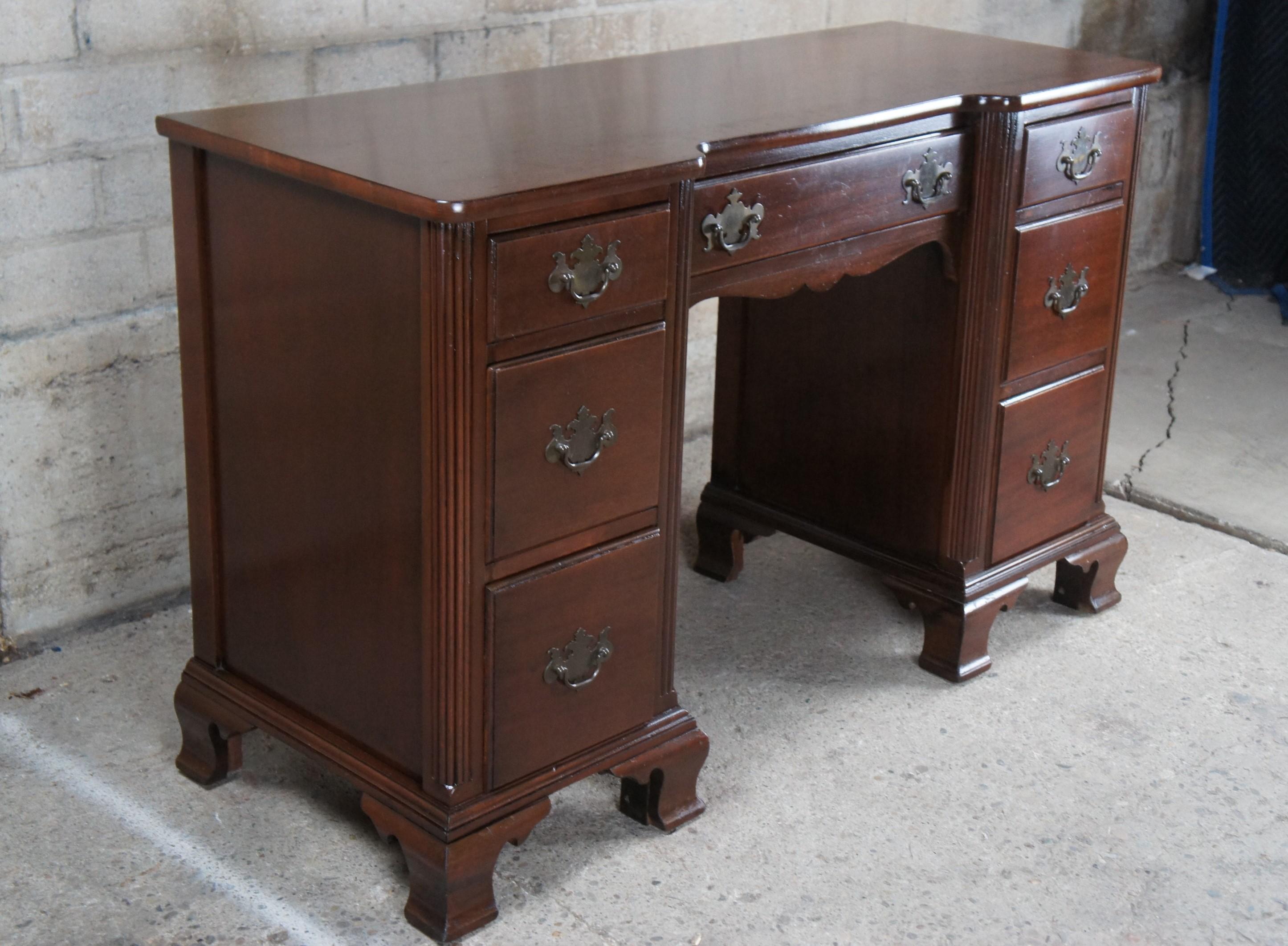 huntley furniture vanity antique