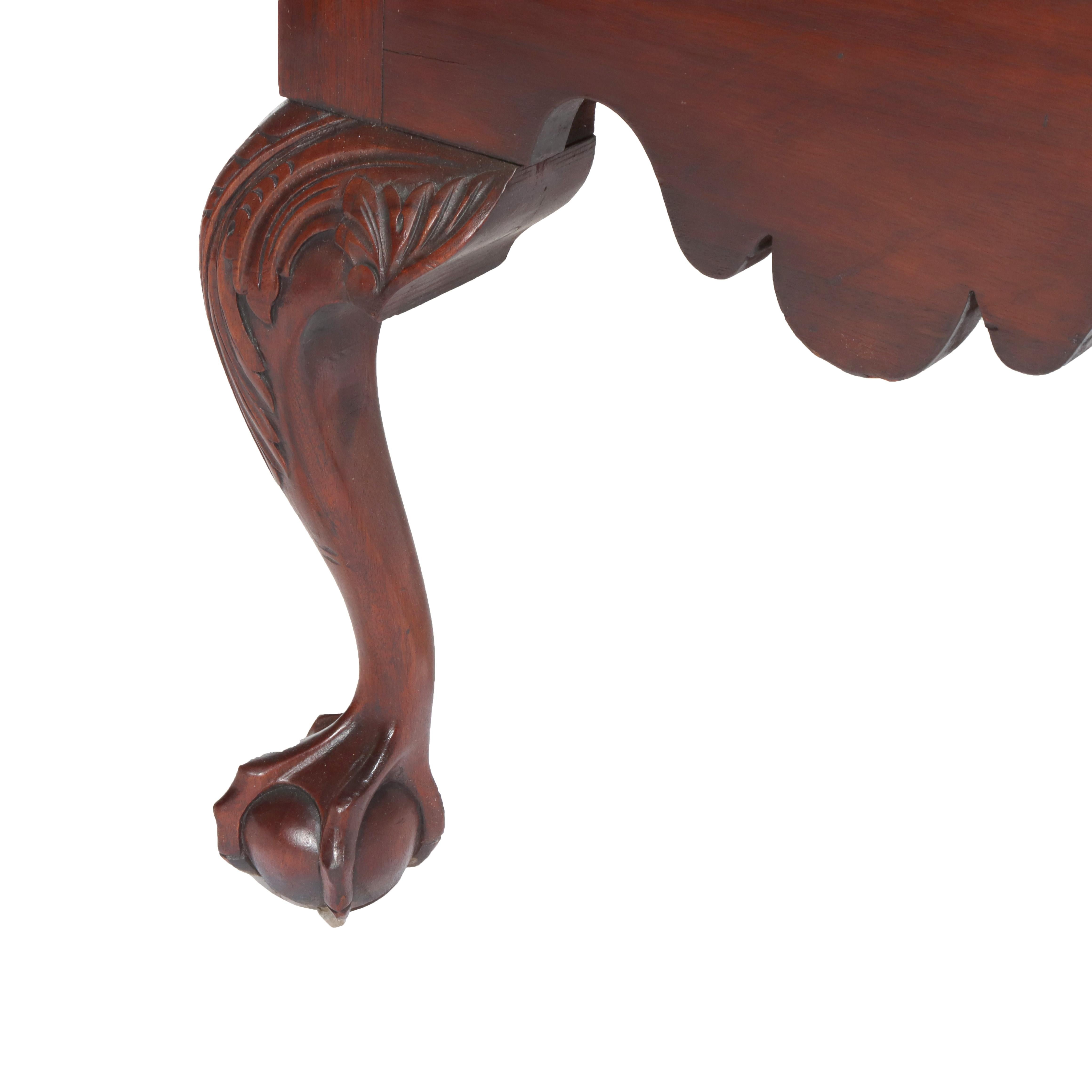 Ancienne table basse Chippendale en acajou sculpté de coquillages et de fleurs C1920 en vente 5