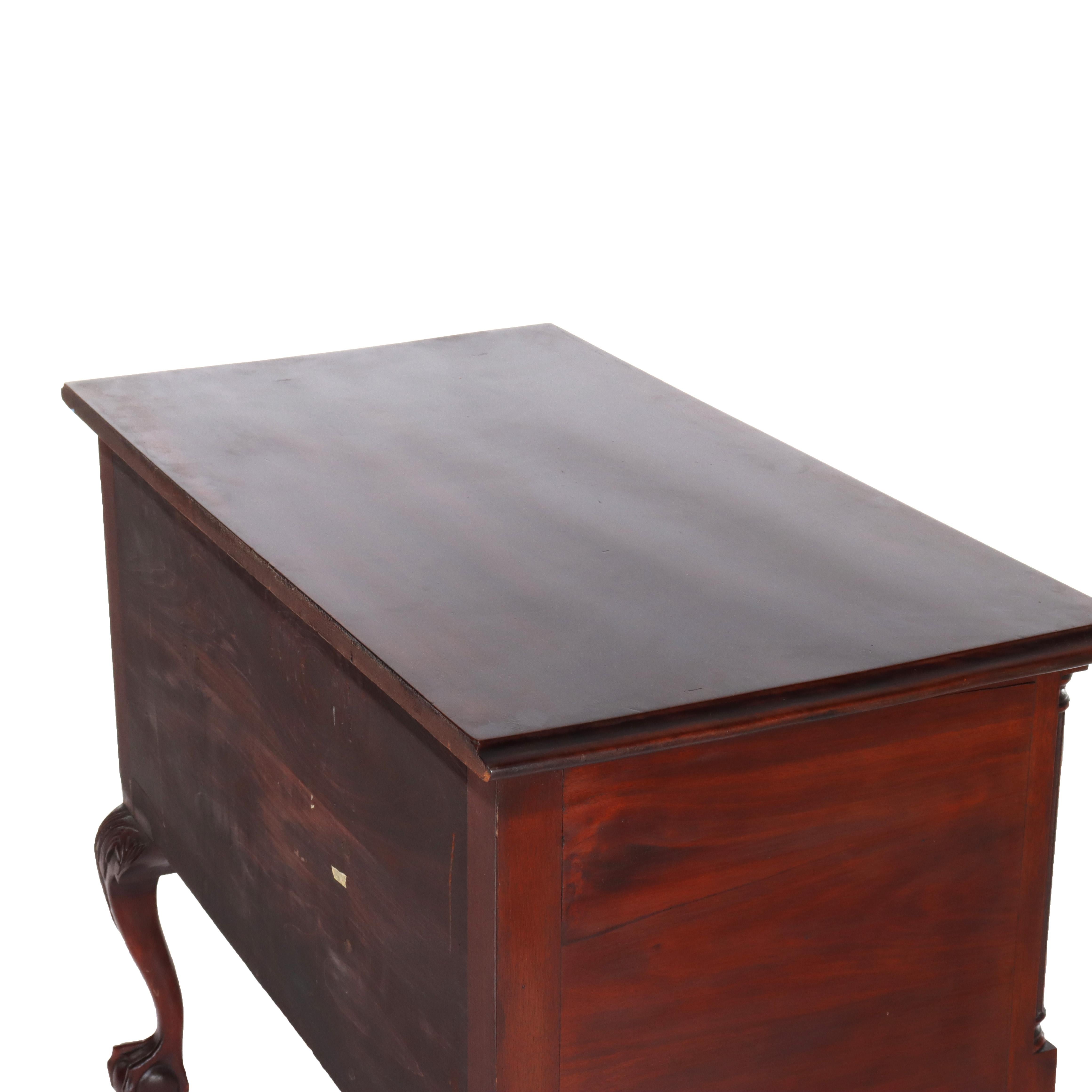 Ancienne table basse Chippendale en acajou sculpté de coquillages et de fleurs C1920 en vente 8