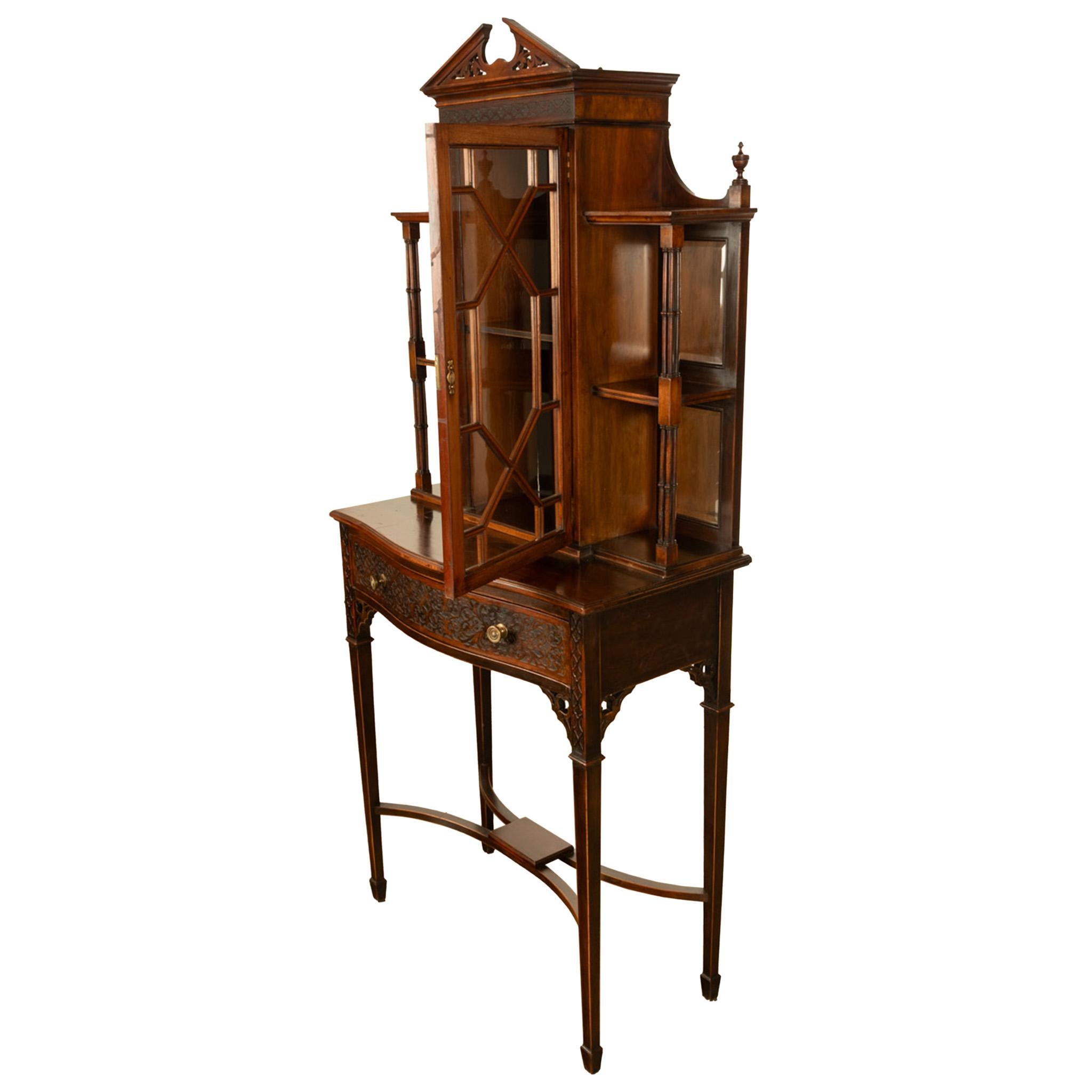 Antike Chippendale Mahagoni geschnitzt Vitrine Schrank Vitrine auf Stand 1895 (Geschnitzt) im Angebot