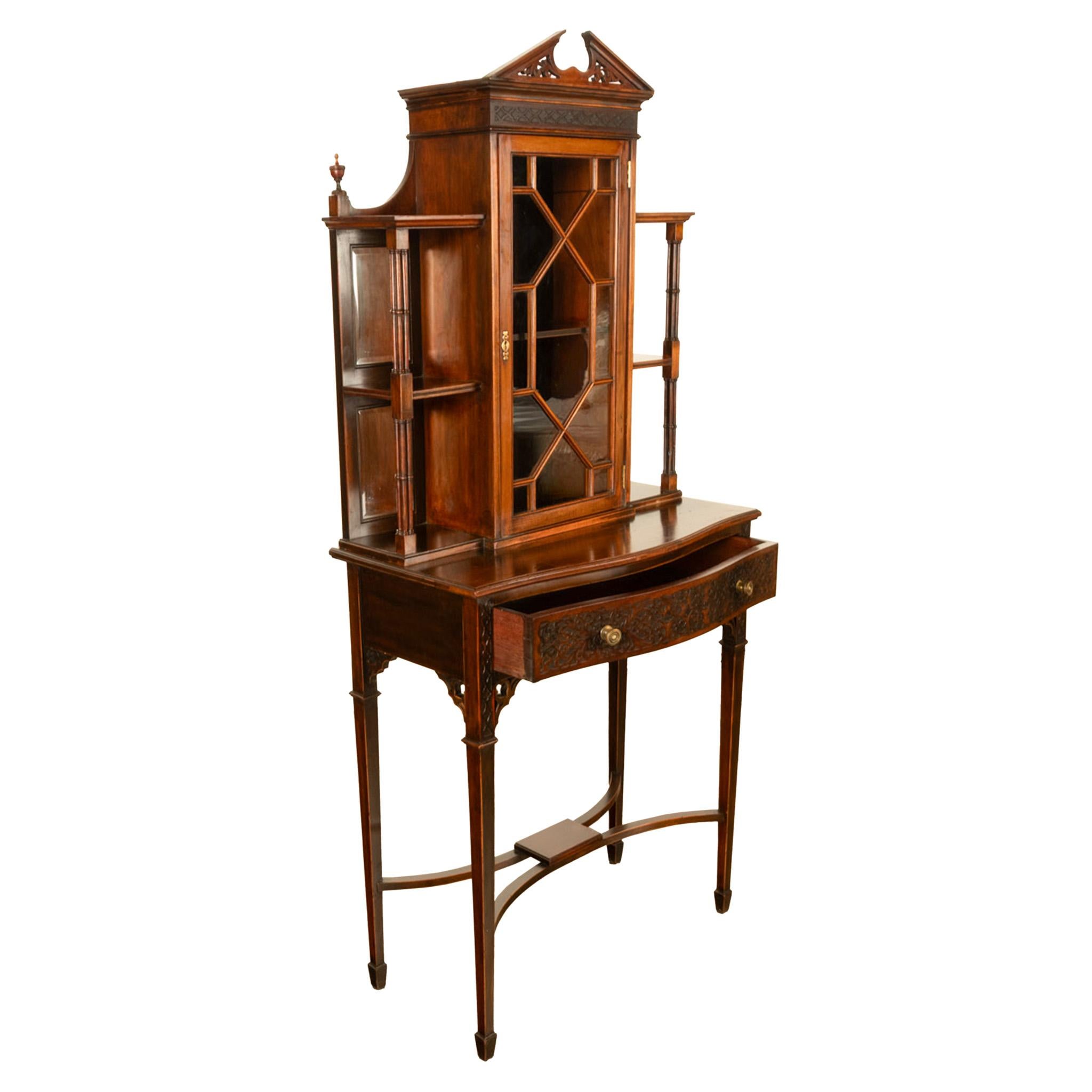 Antike Chippendale Mahagoni geschnitzt Vitrine Schrank Vitrine auf Stand 1895 (Spätes 19. Jahrhundert) im Angebot