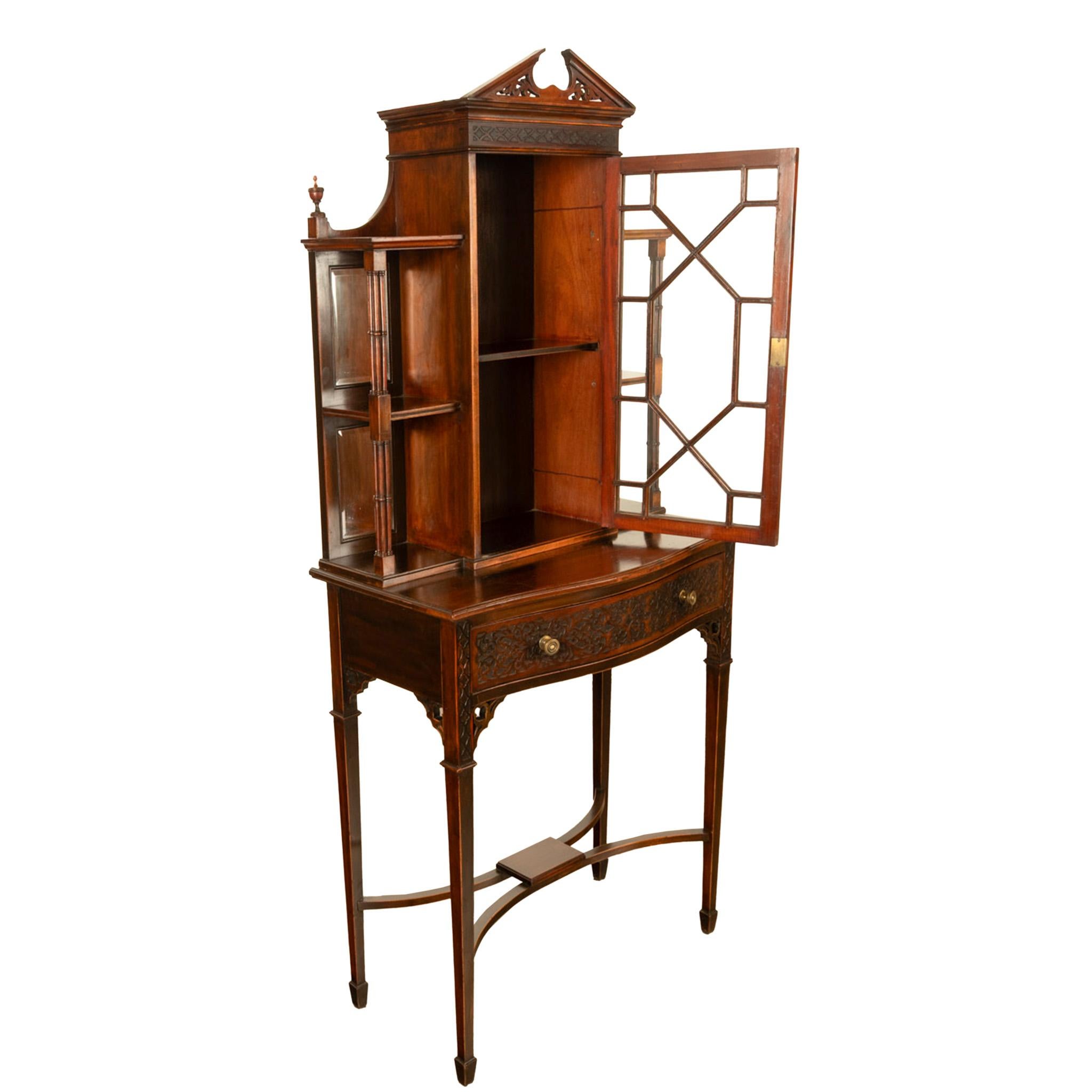 Antike Chippendale Mahagoni geschnitzt Vitrine Schrank Vitrine auf Stand 1895 im Angebot 1