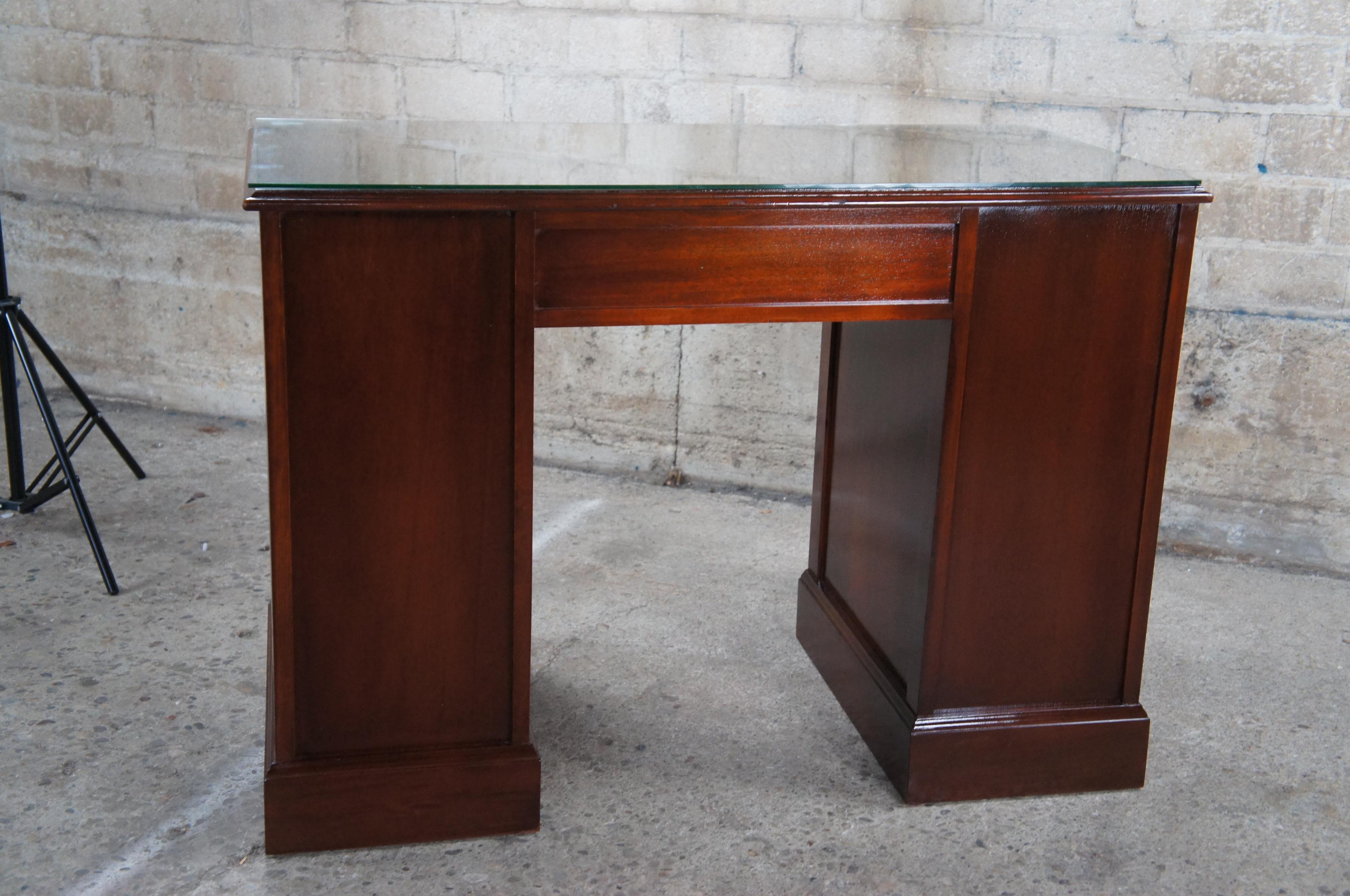 Antique Chippendale Mahogany Kneehole Bowfront Library Office Table Writing Desk For Sale 5