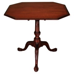Ancienne table octogonale d'époque Chippendale