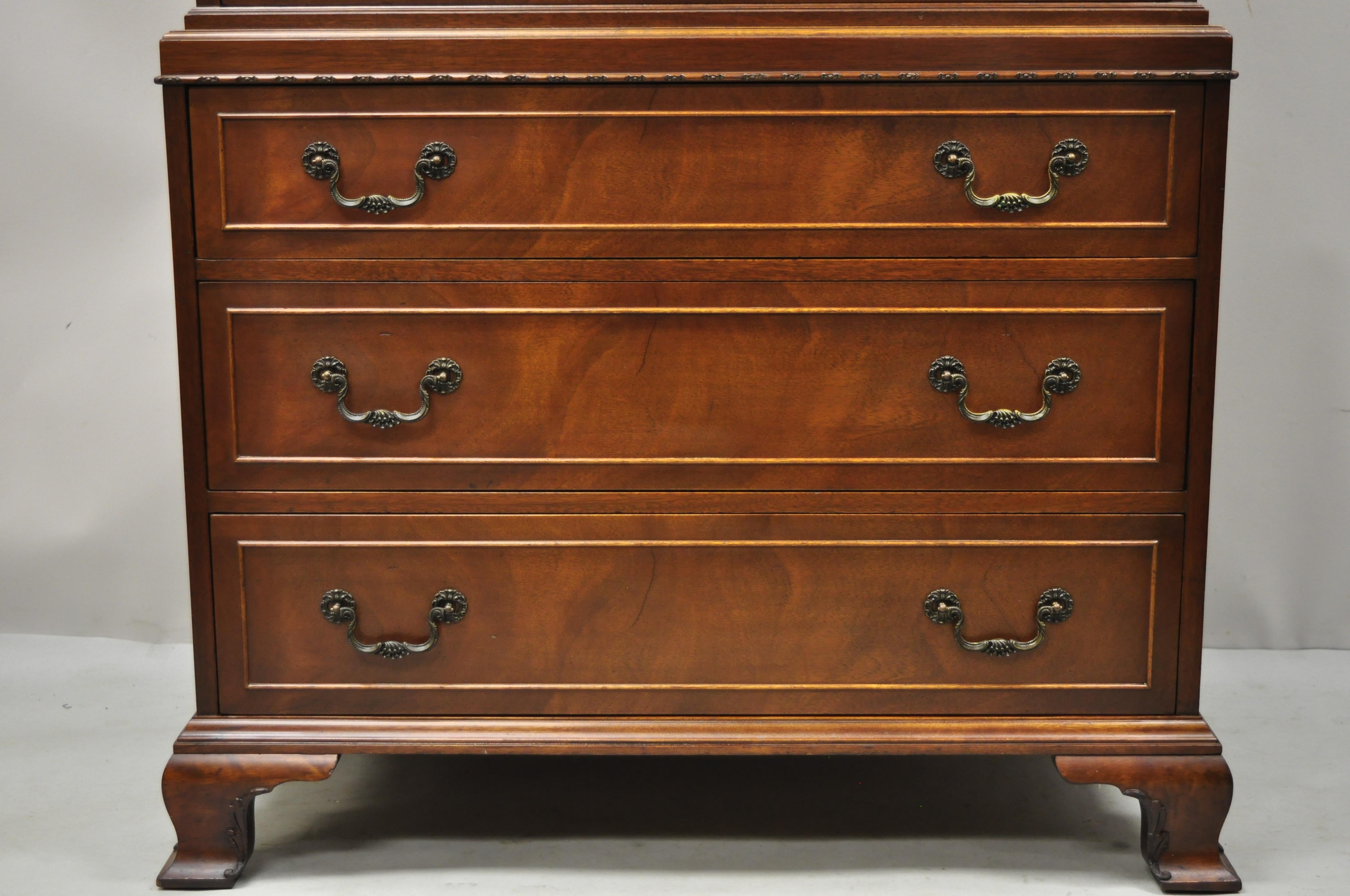 Antique Chippendale Rway Mahogany Chest on Chest 7 Drawer Tall Chest Dresser In Good Condition In Philadelphia, PA