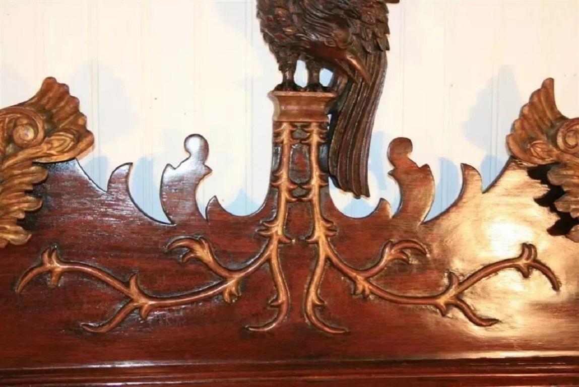 Vetro Antique Mirror in stile Chippendale in mogano e legno dorato con uccello della Fenice in vendita