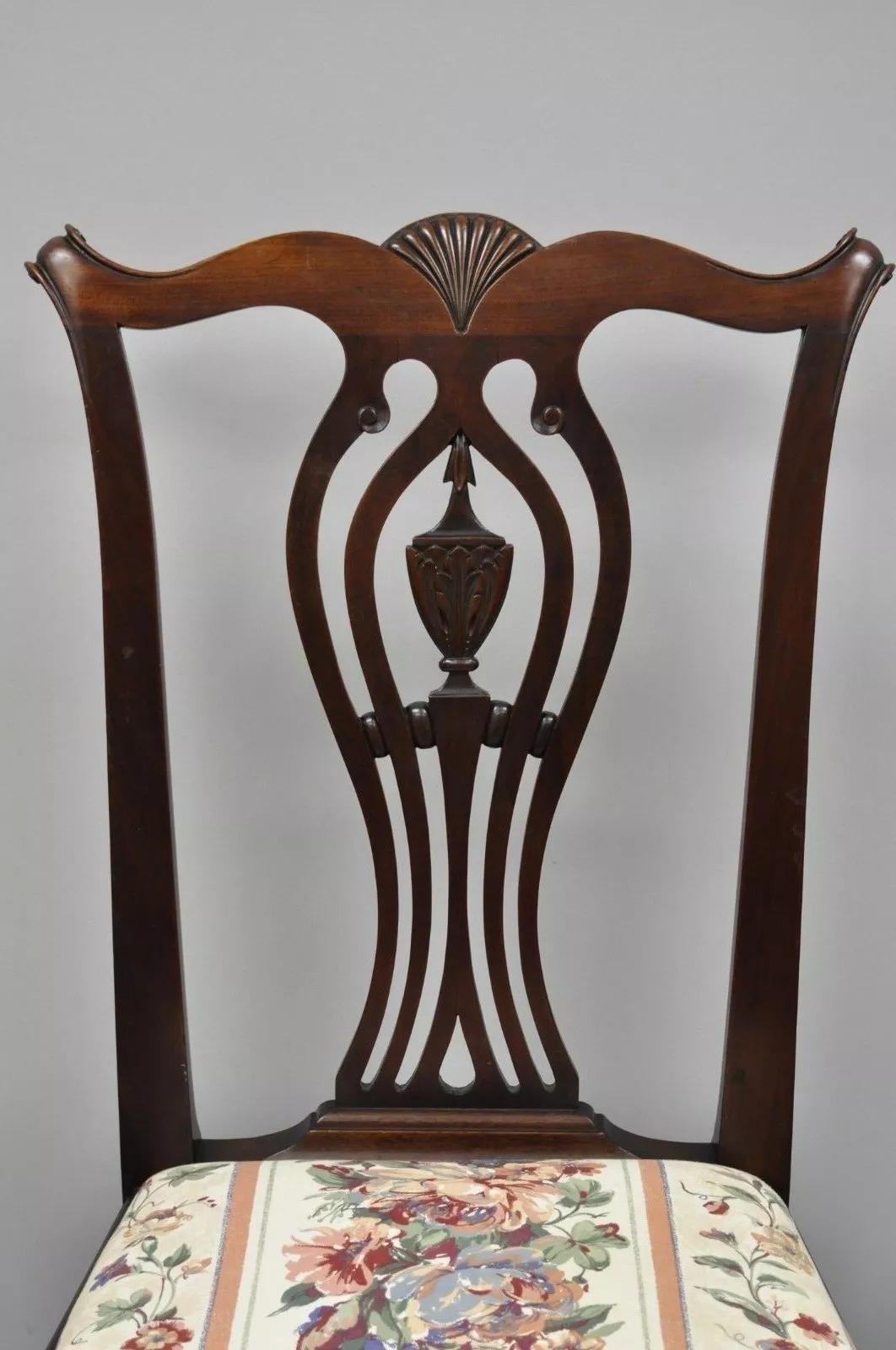 Inconnu Chaises d'appoint anciennes de style Chippendale en acajou à boules et griffes - Lot de 6 en vente