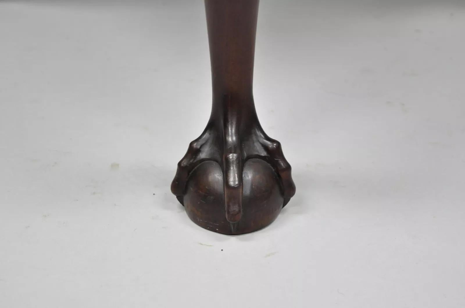 Mogano Sedie da pranzo antiche in stile Chippendale in mogano Ball and Claw - Set di 6 in vendita